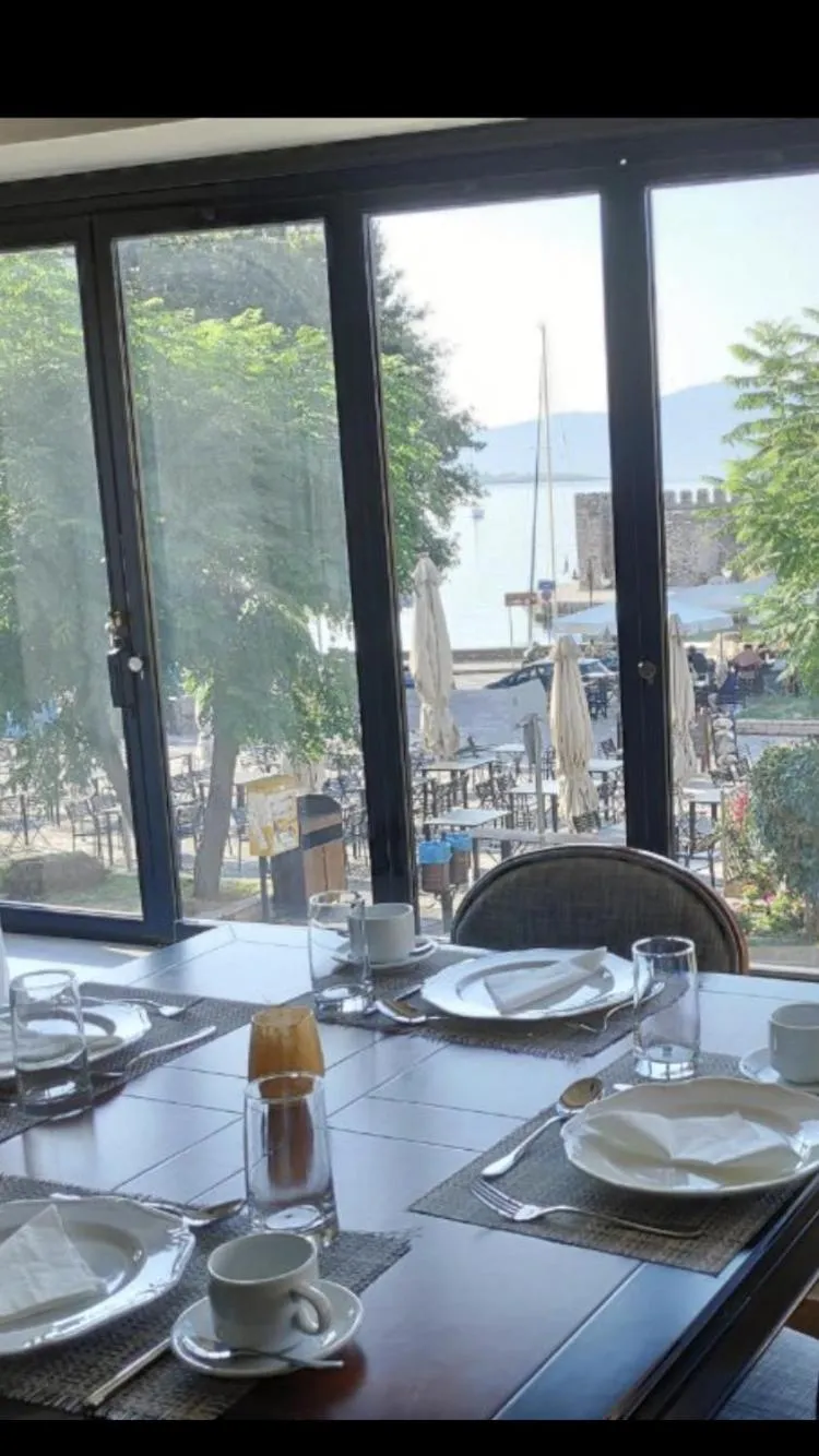 Breakfast in Amaryllis