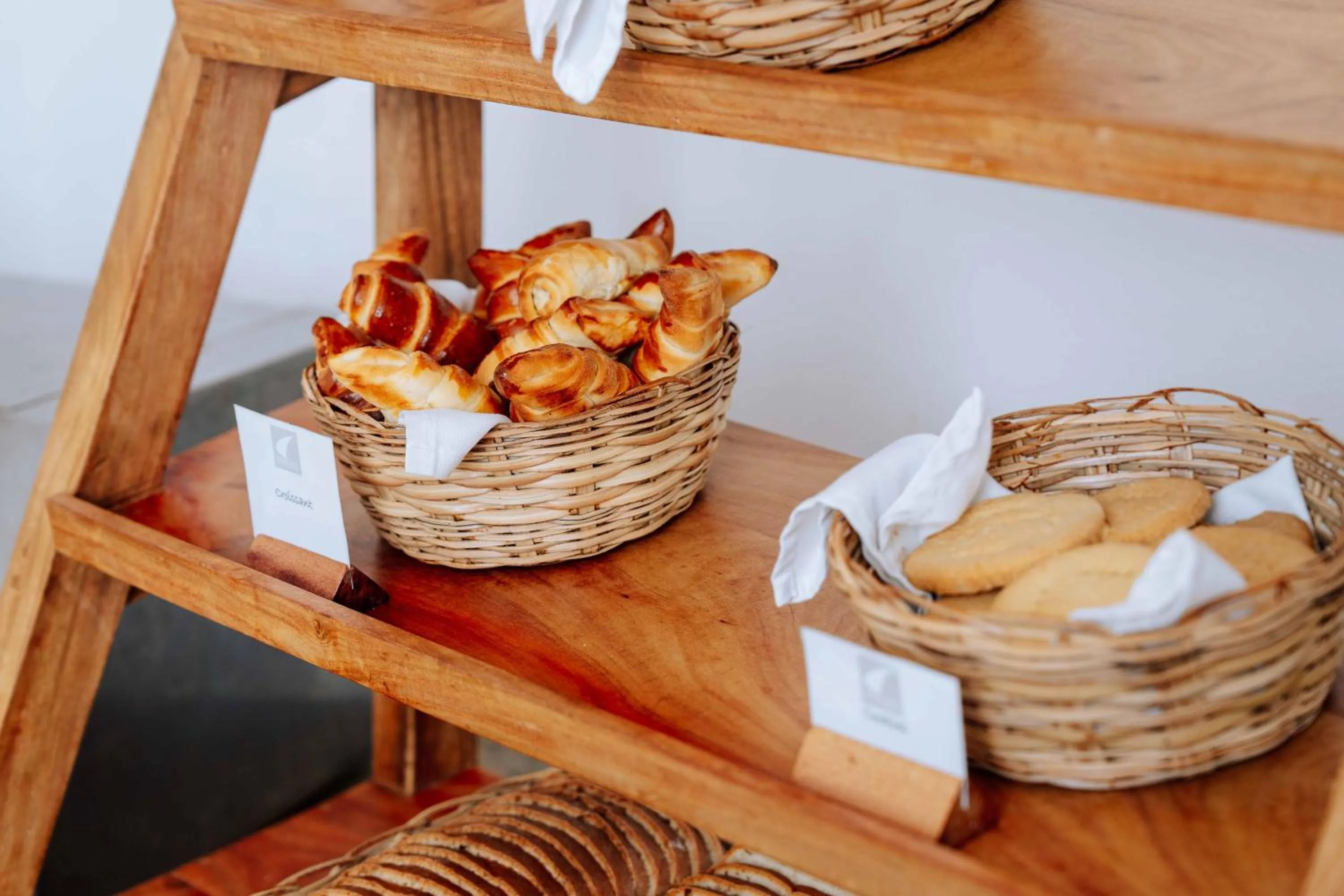 Restaurant/places to eat in Dhow Inn Boutique Hotel