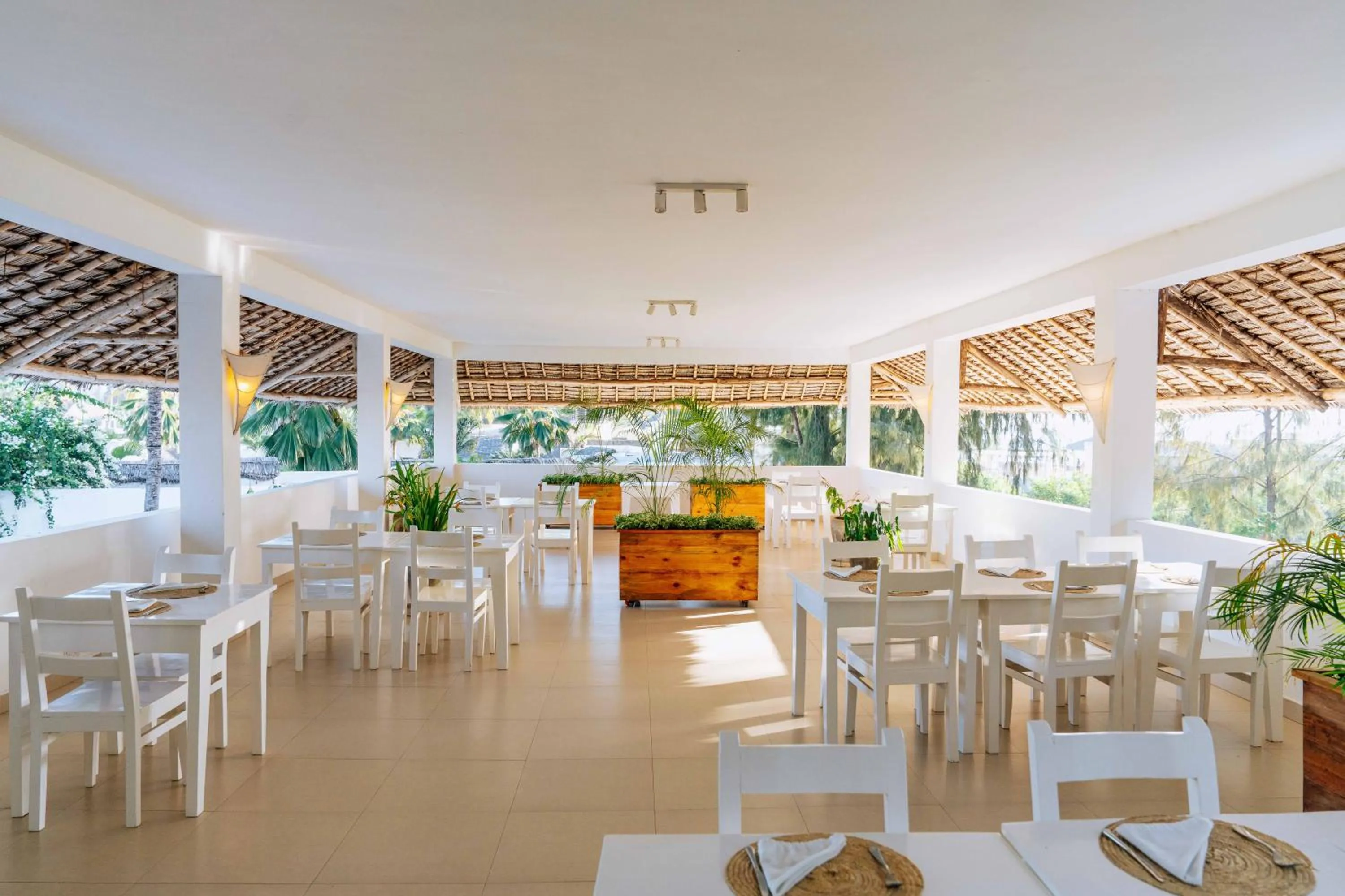 Restaurant/places to eat in Dhow Inn Boutique Hotel