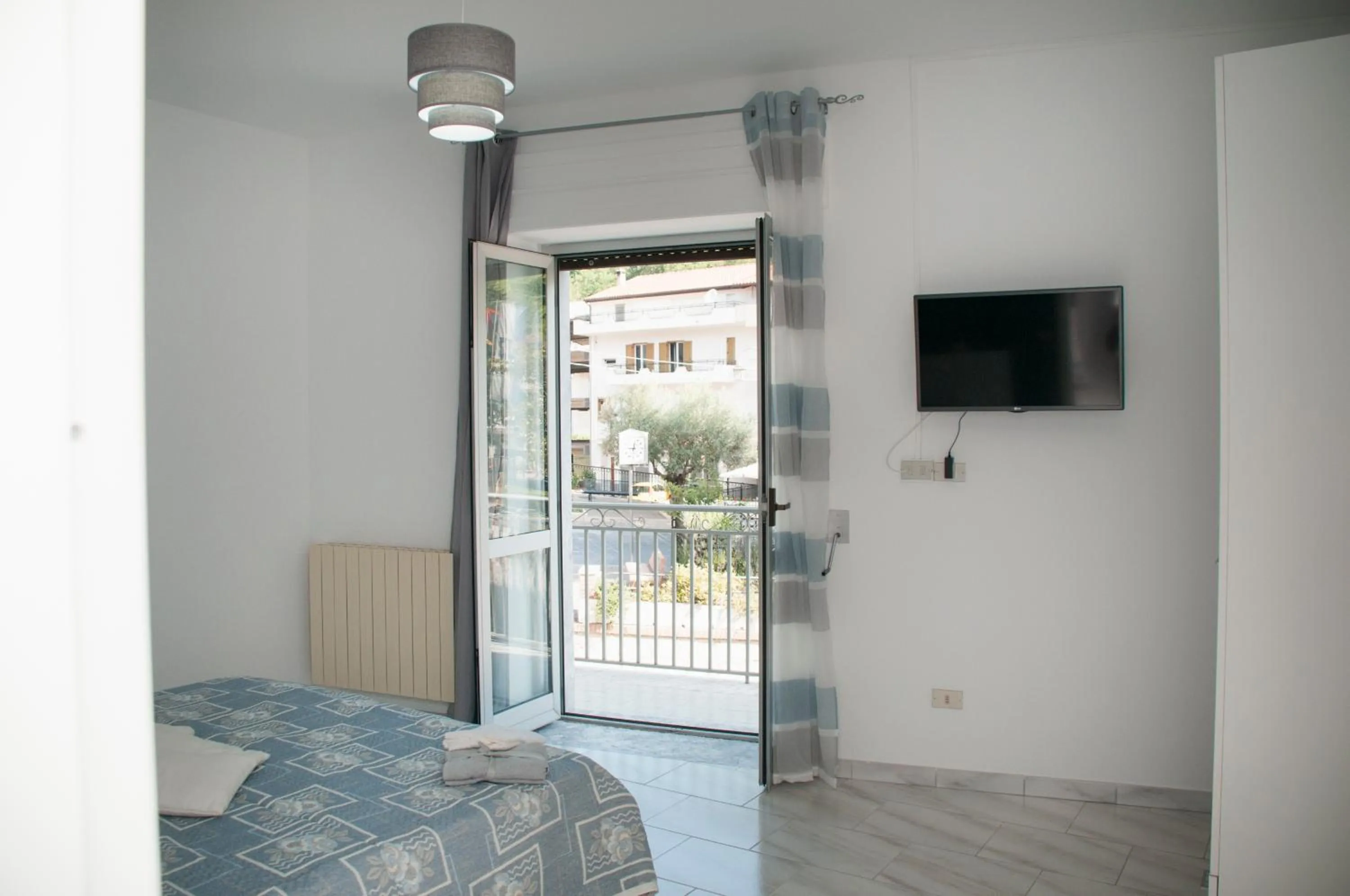 Bed in Bed and Breakfast Champagne