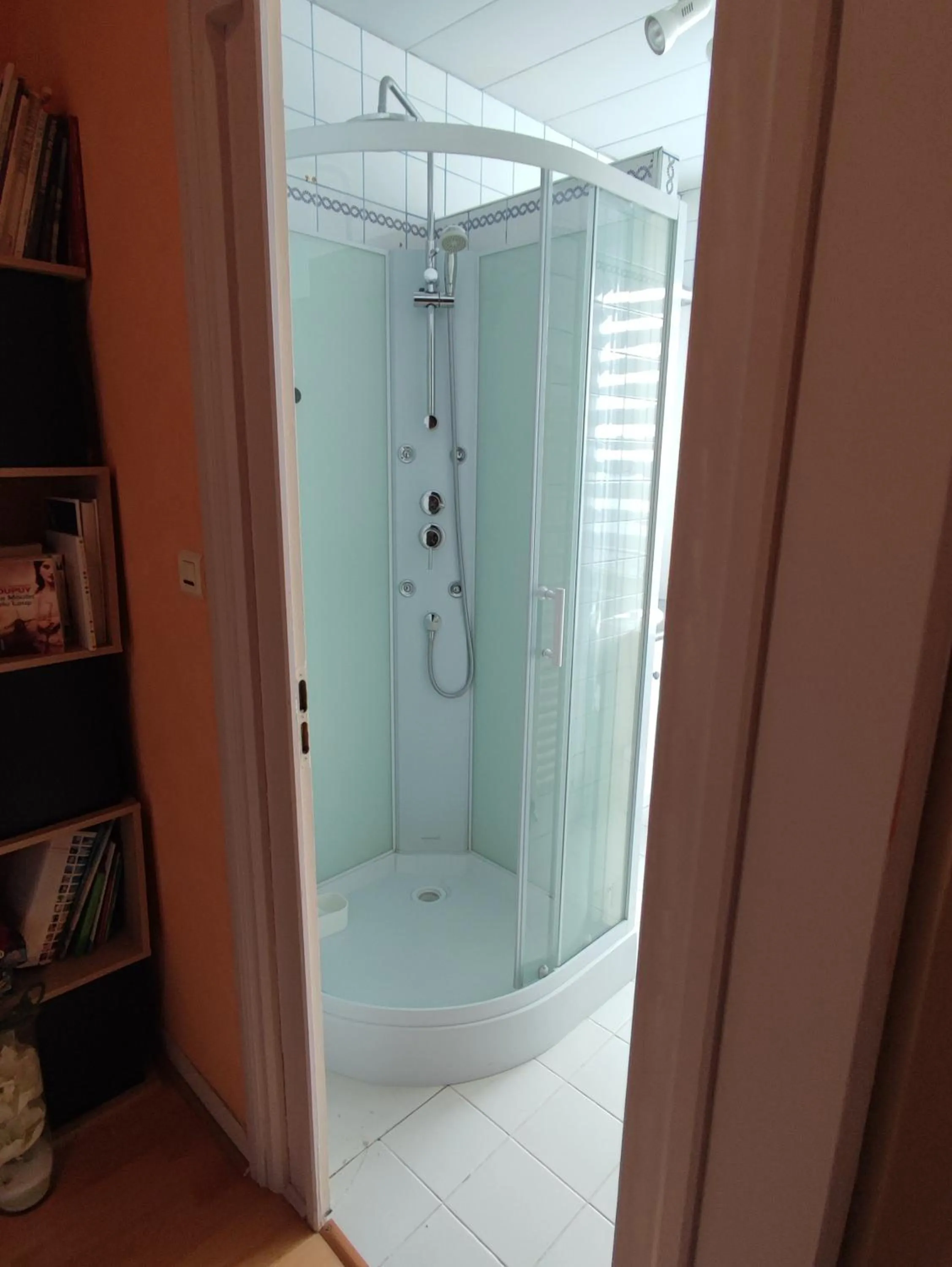 Shower in Location Keransignour