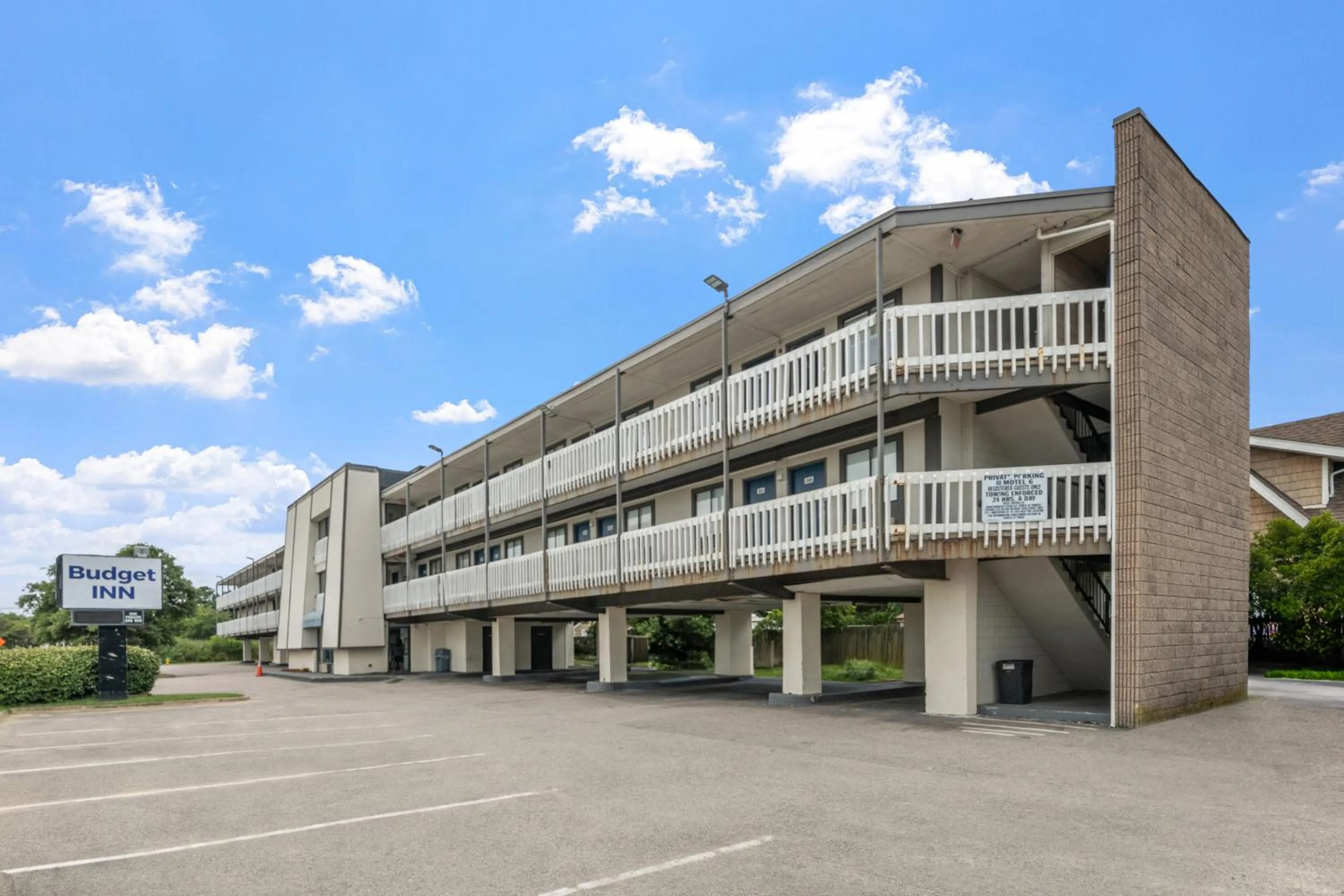 Property building in Budget Inn-Norfolk, VA - Oceanview