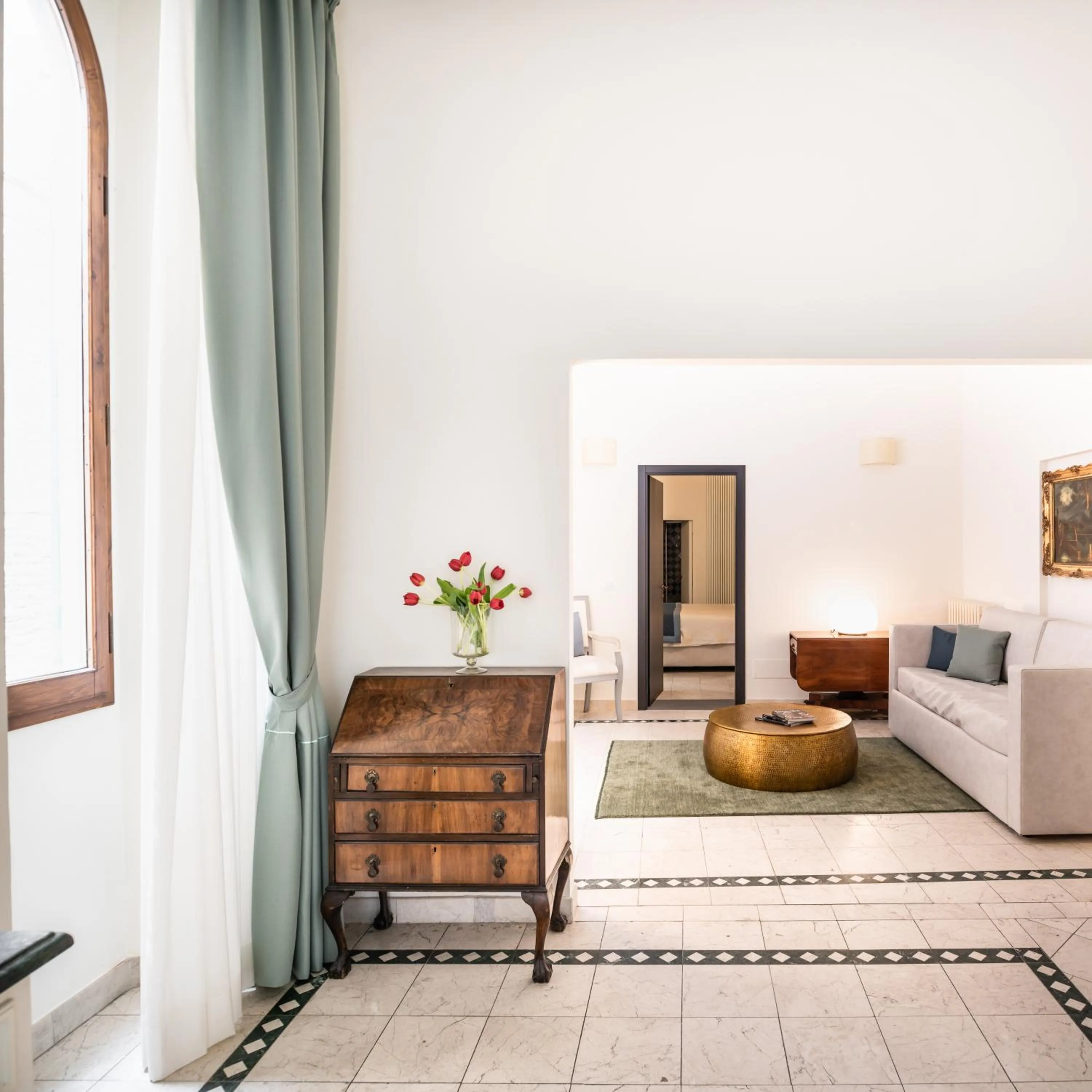 Living room, Bed in AQA Palace