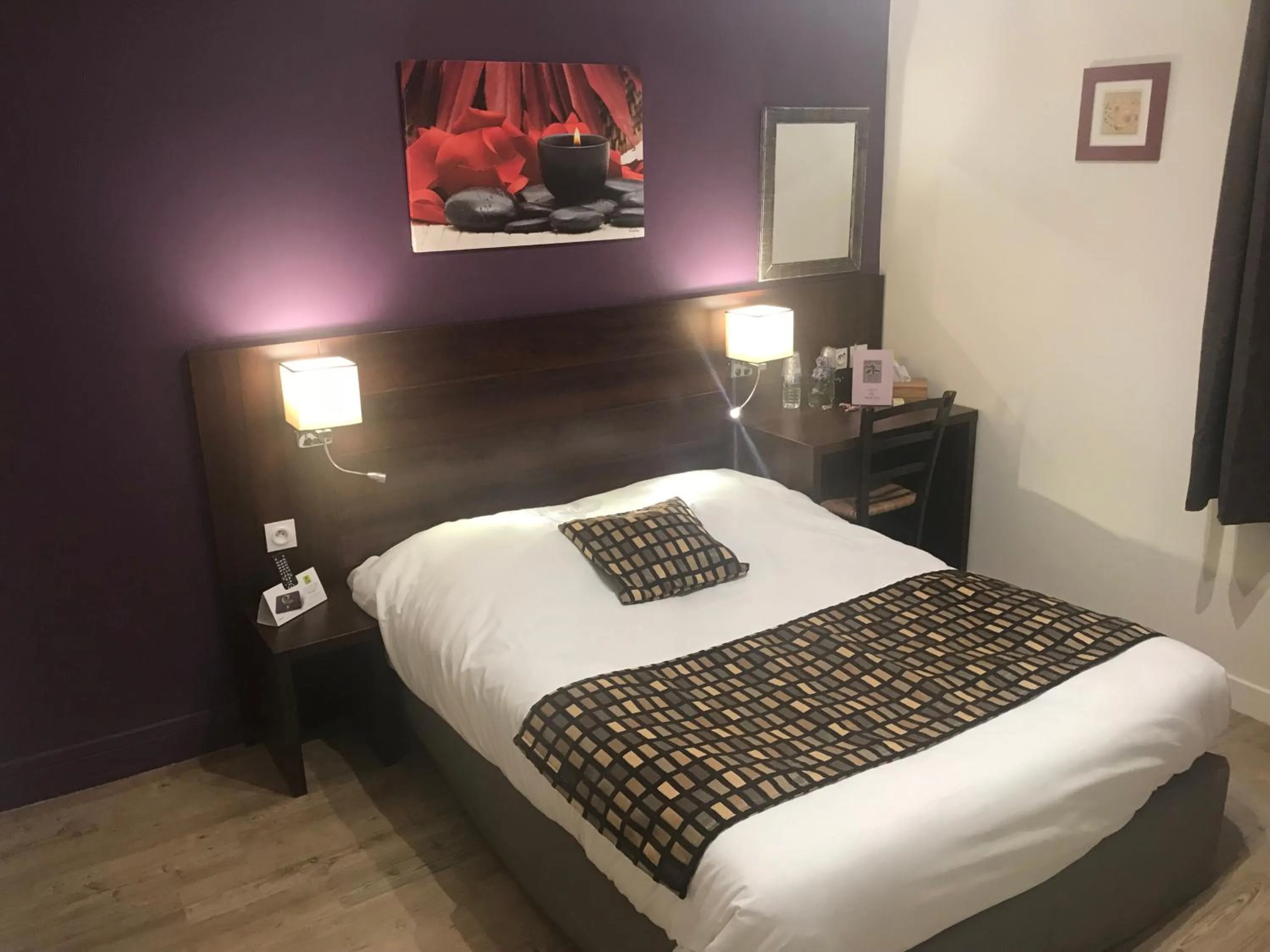 Bed in HÔTEL LES IRIS