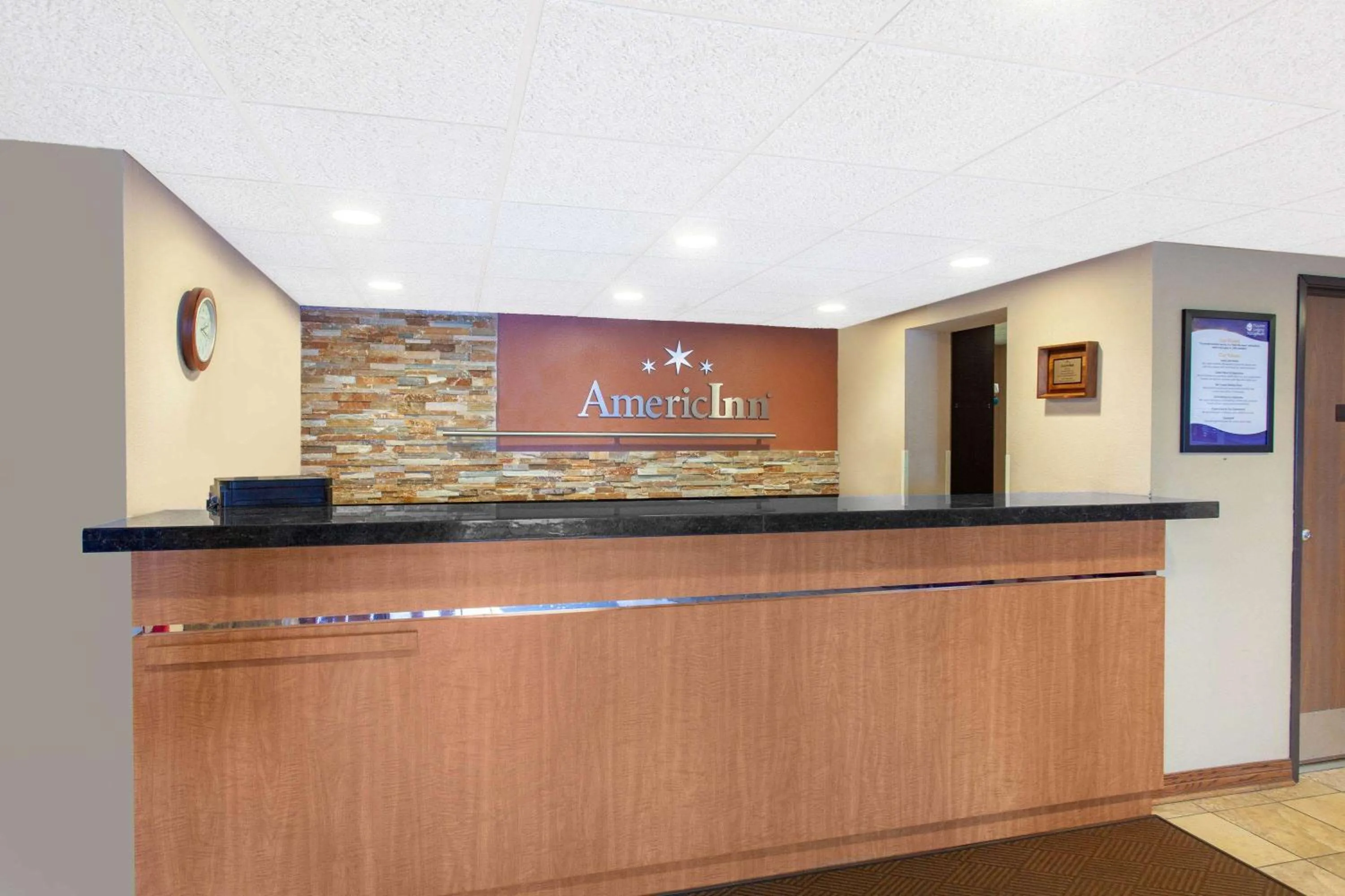 Lobby or reception in AmericInn by Wyndham St Cloud MN I-94
