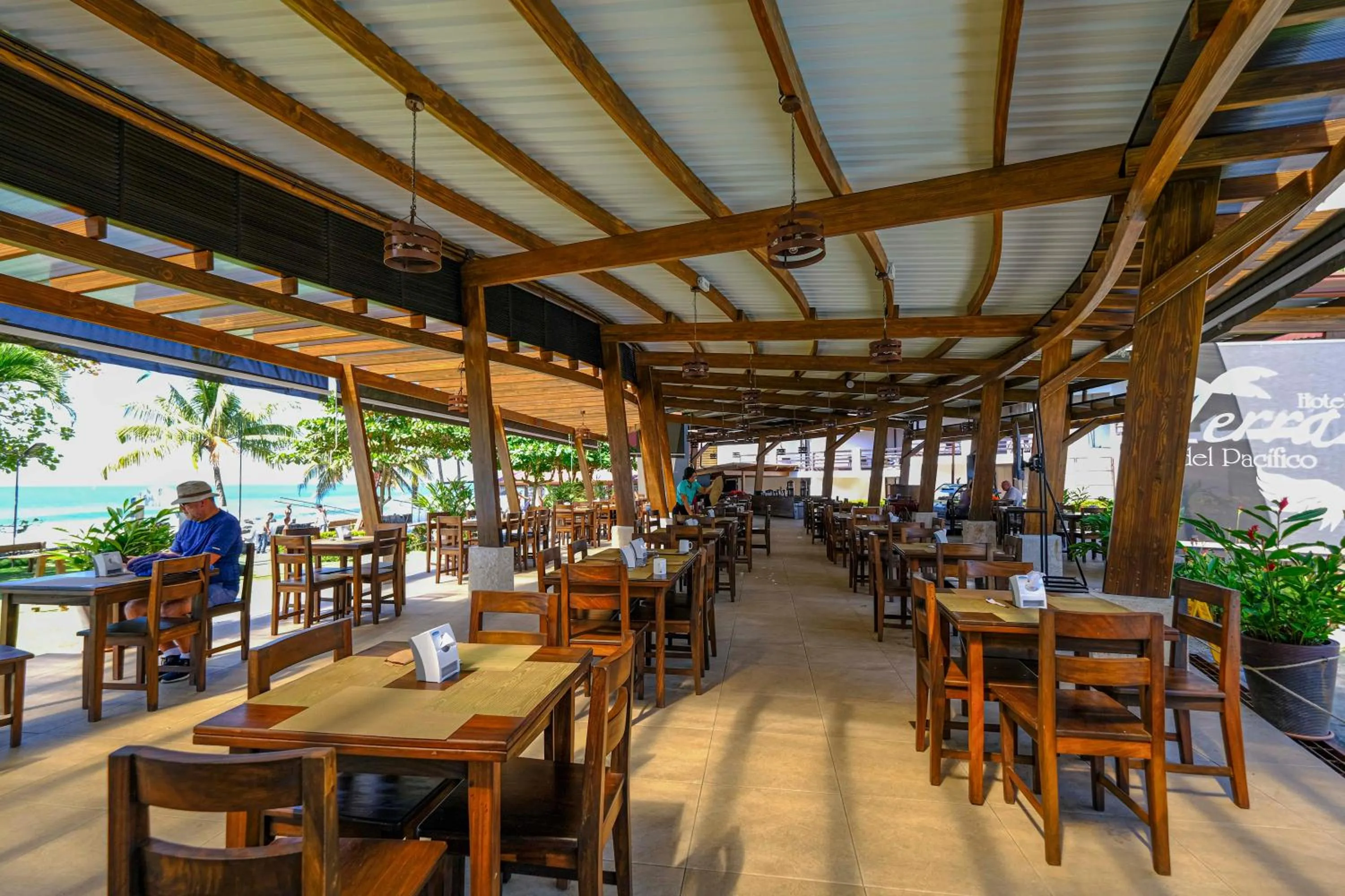 Restaurant/places to eat in Hotel Terraza del Pacifico