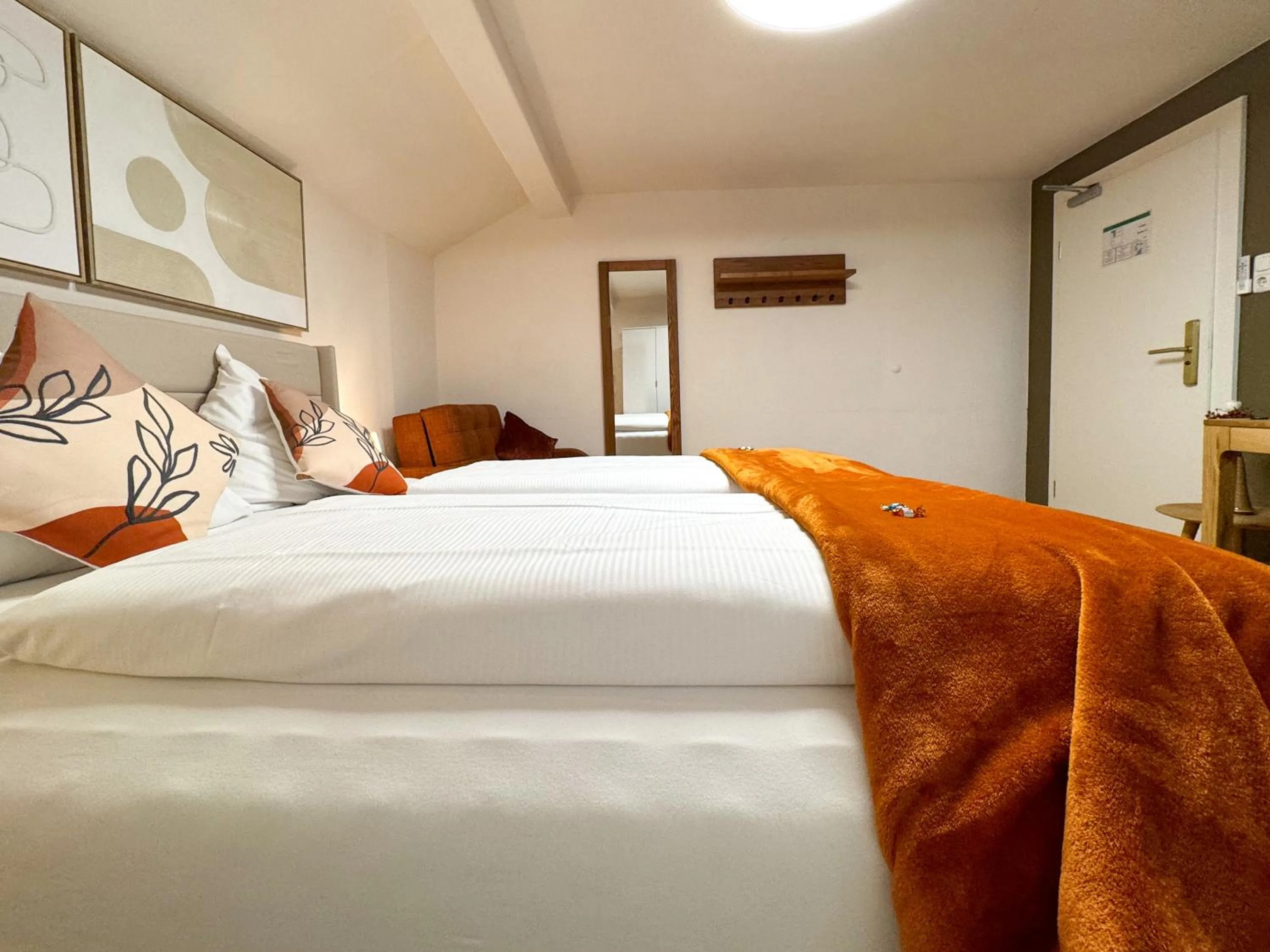 Photo of the whole room, Bed in Sieben Zimmer am See