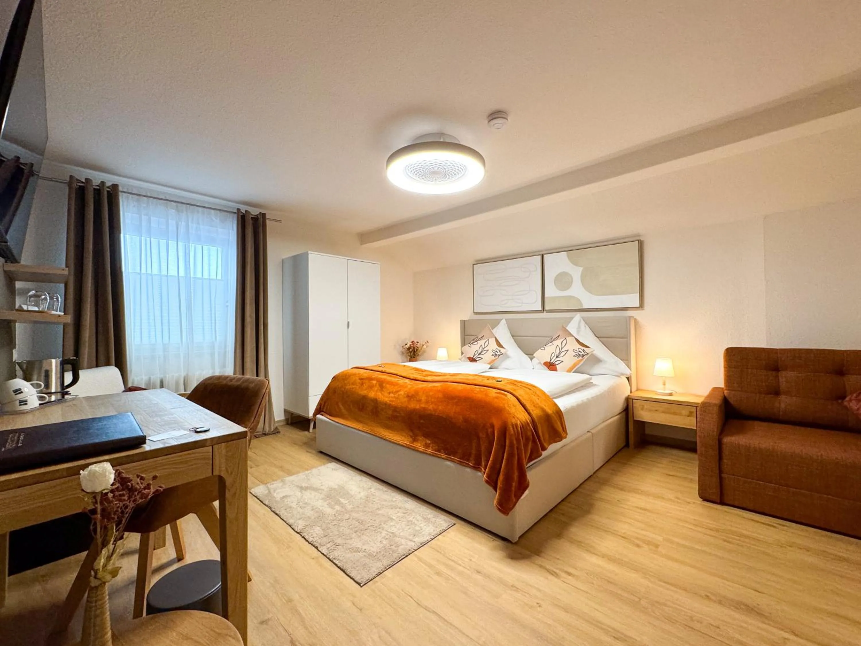 Photo of the whole room, Bed in Sieben Zimmer am See