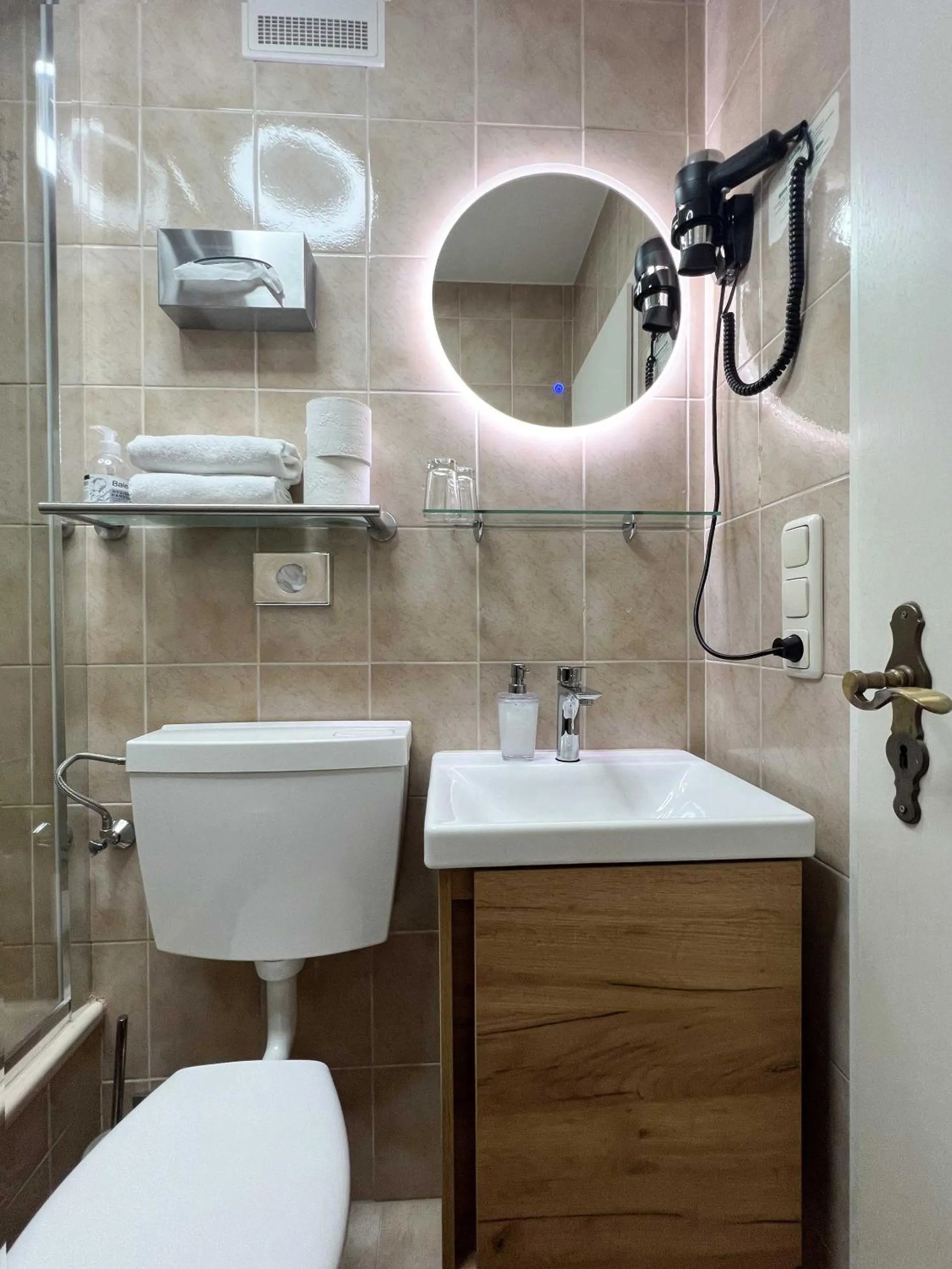 Bathroom in Sieben Zimmer am See