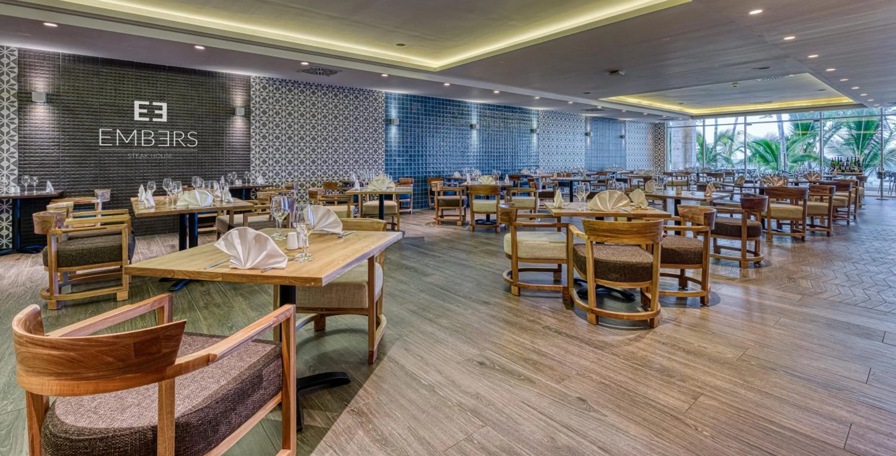 Restaurant/places to eat in Senator Puerto Plata