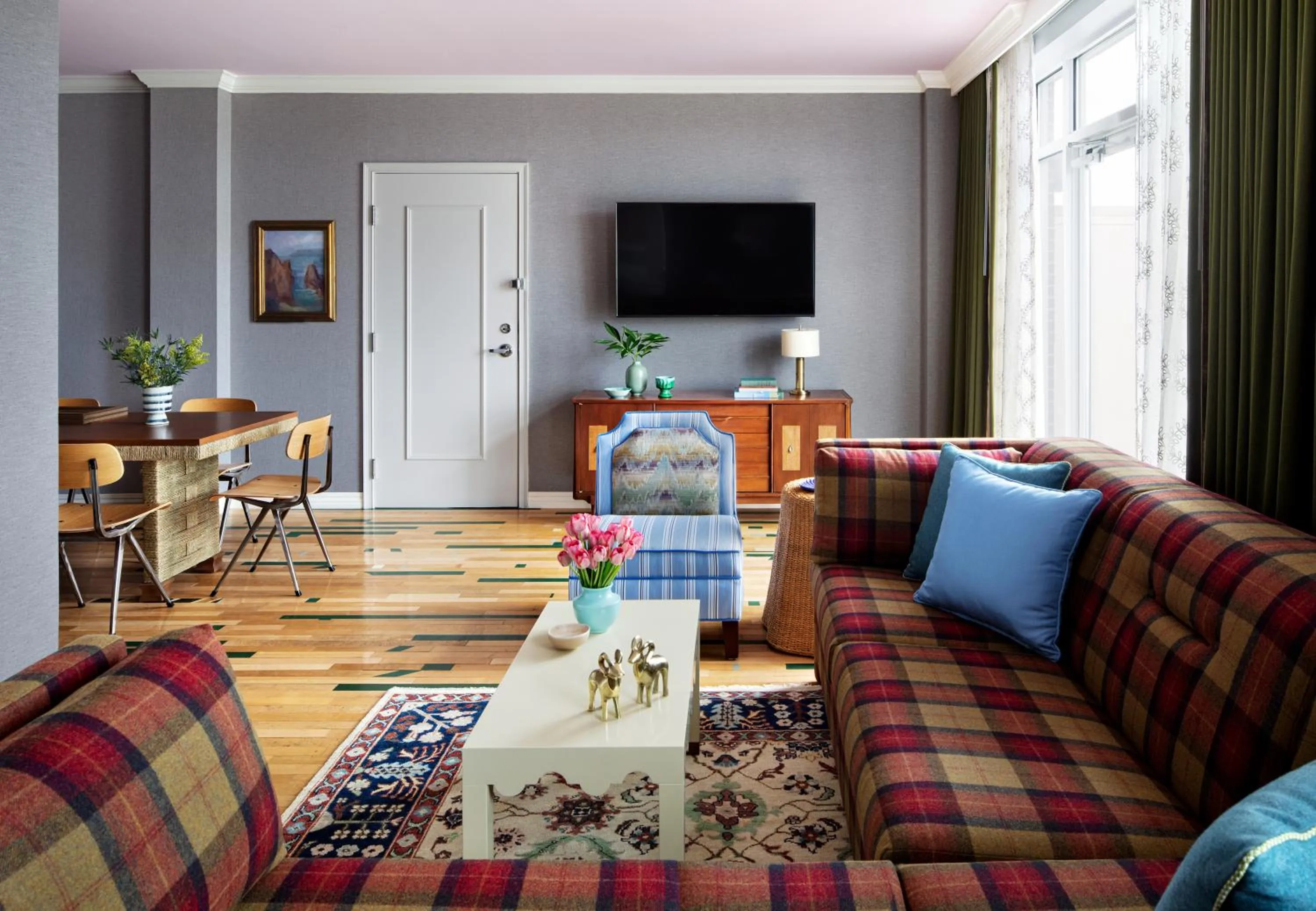 Living room in Graduate by Hilton Chapel Hill