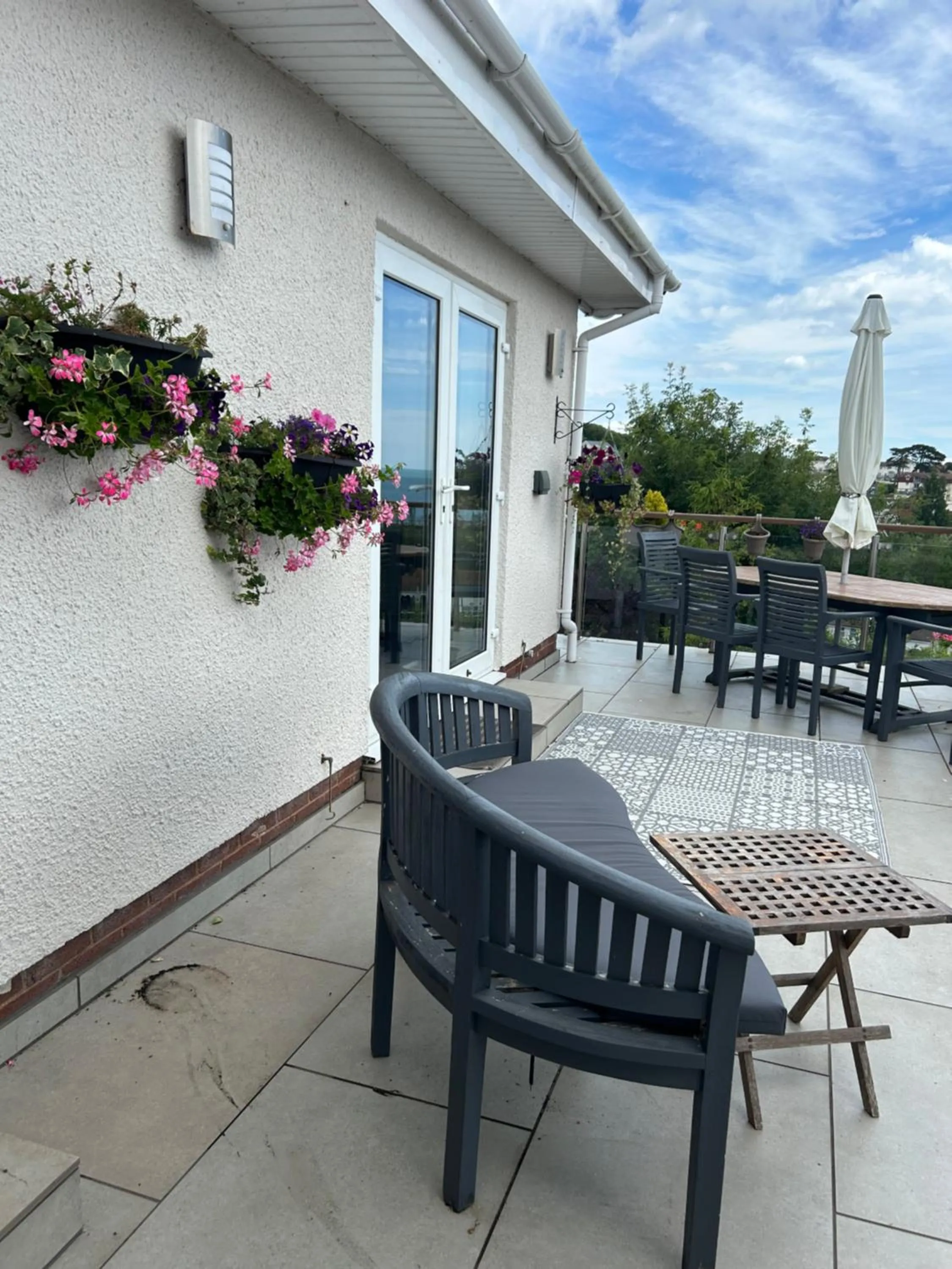 Patio in Luxury 3 bedded room with sea peeps and parking