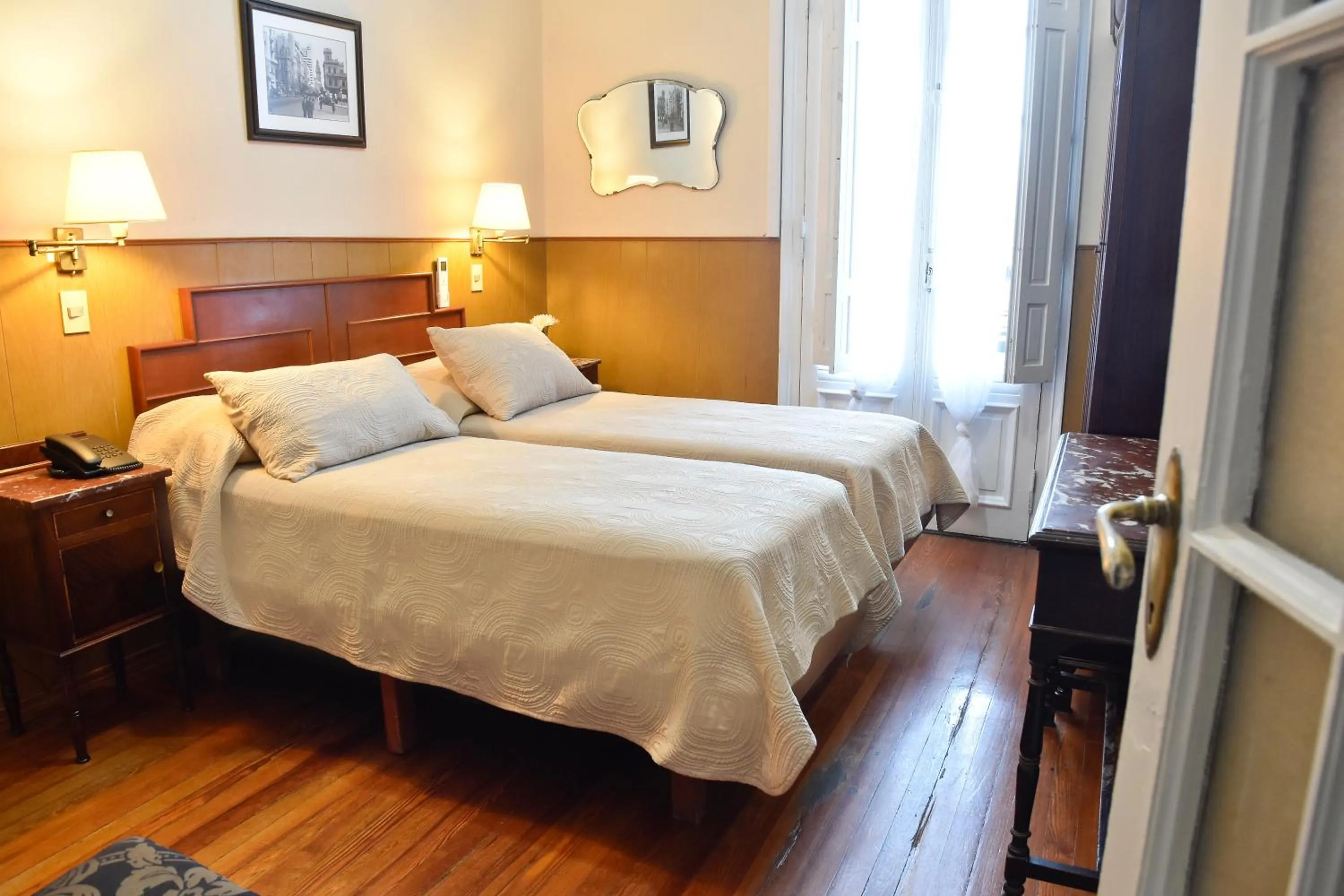 Photo of the whole room, Bed in Hotel Palacio