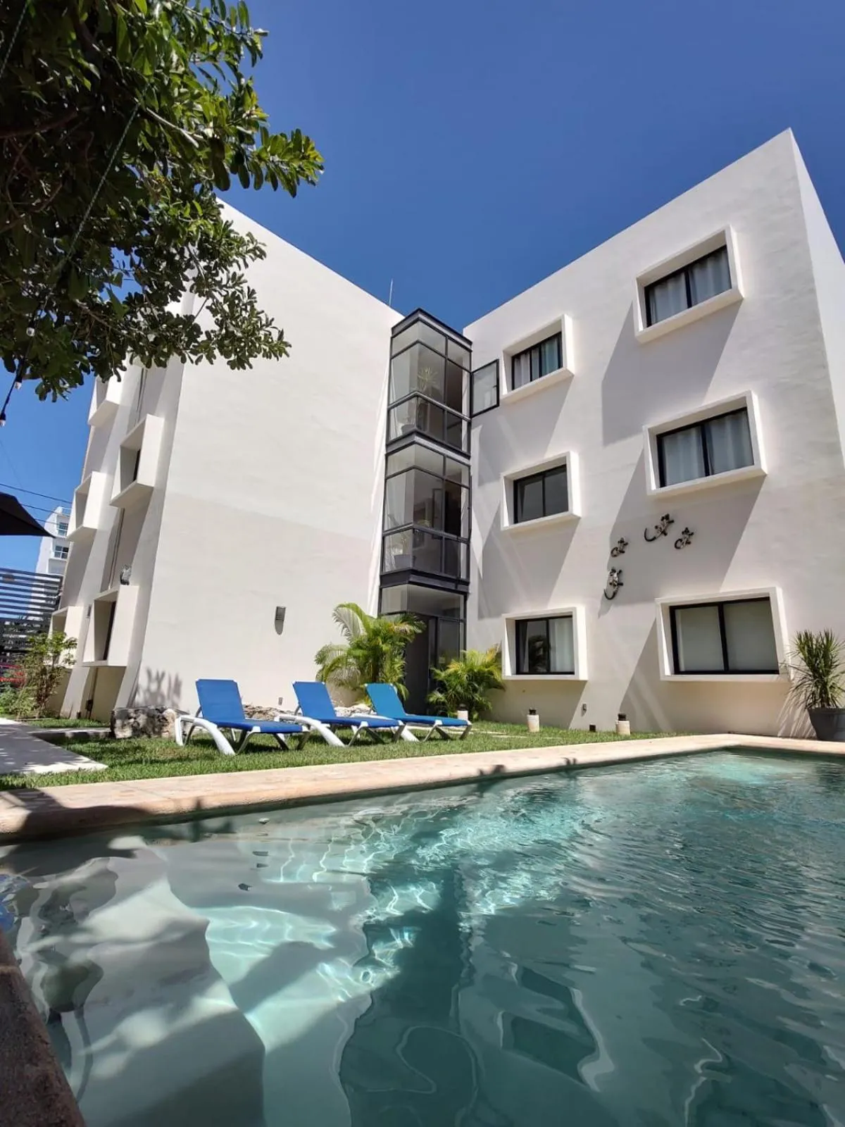 Property building in Viento Suites Cancún