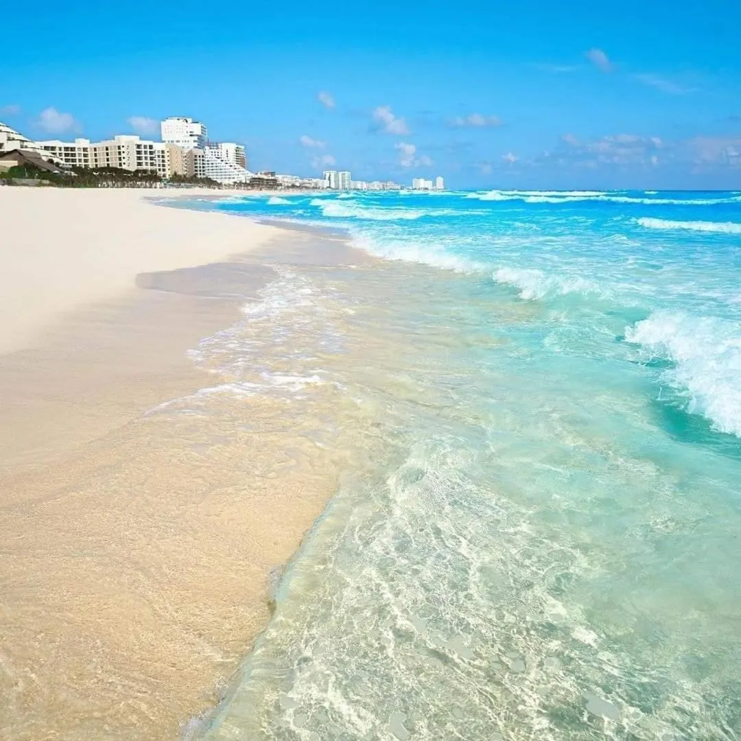 Beach in Viento Suites Cancún