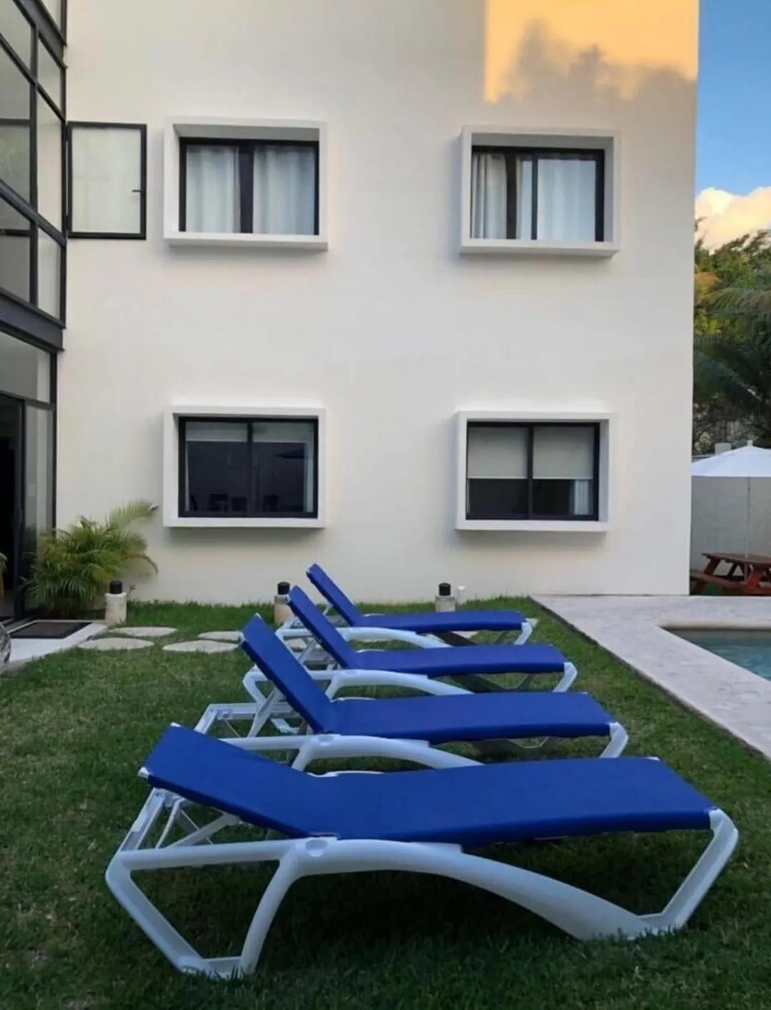 sunbed in Viento Suites Cancún