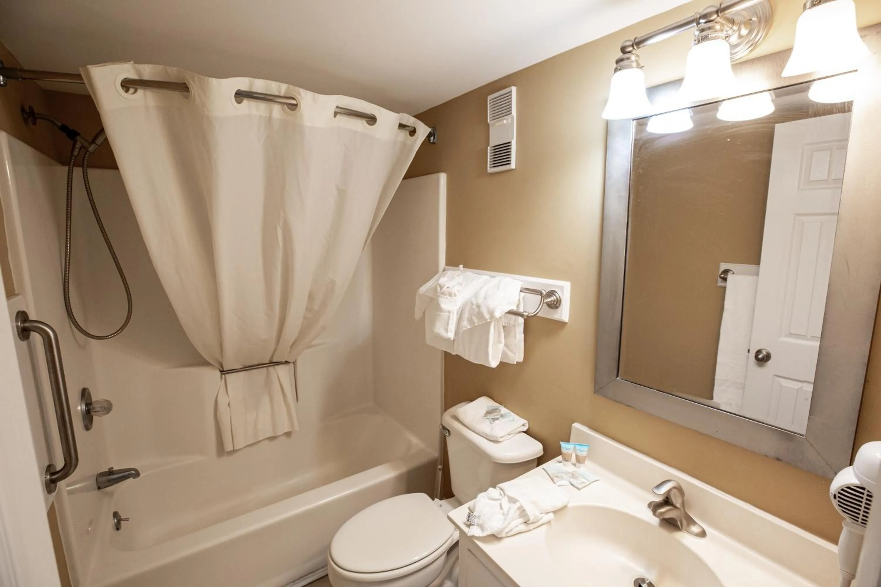 Shower in Atalaya Towers