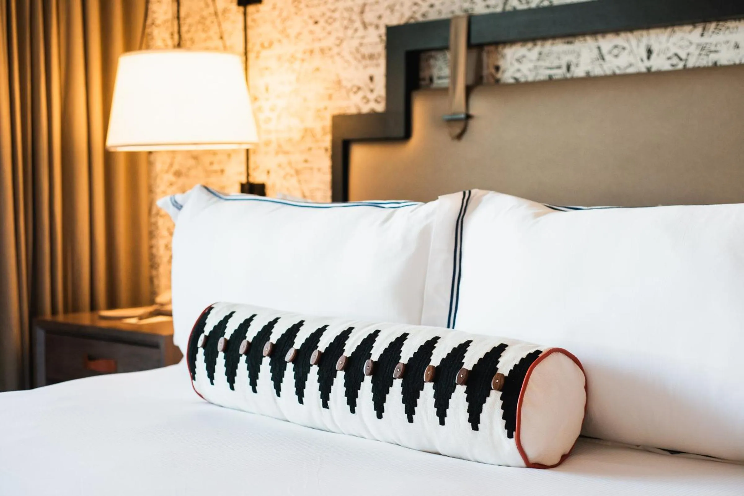 Bed in Harbor View Inn