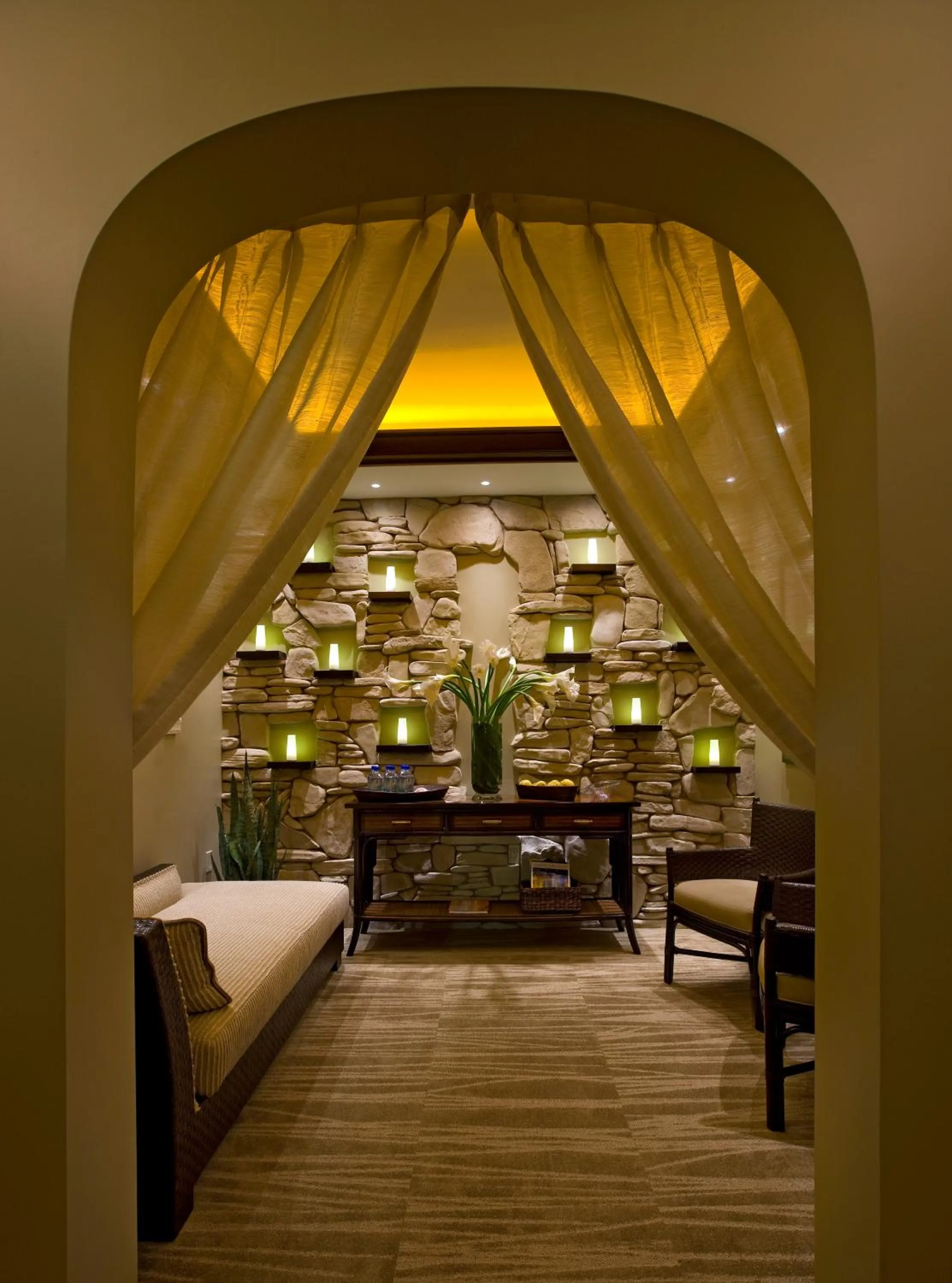 Decorative detail, Bed in Harbor View Inn