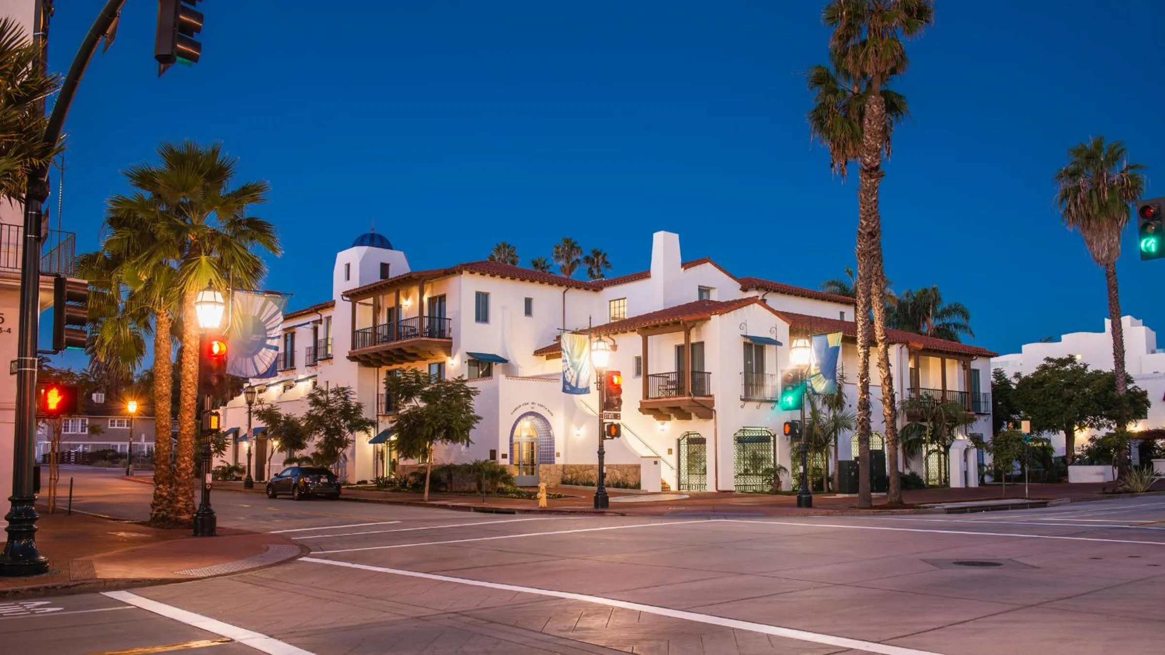 Property building in Harbor View Inn