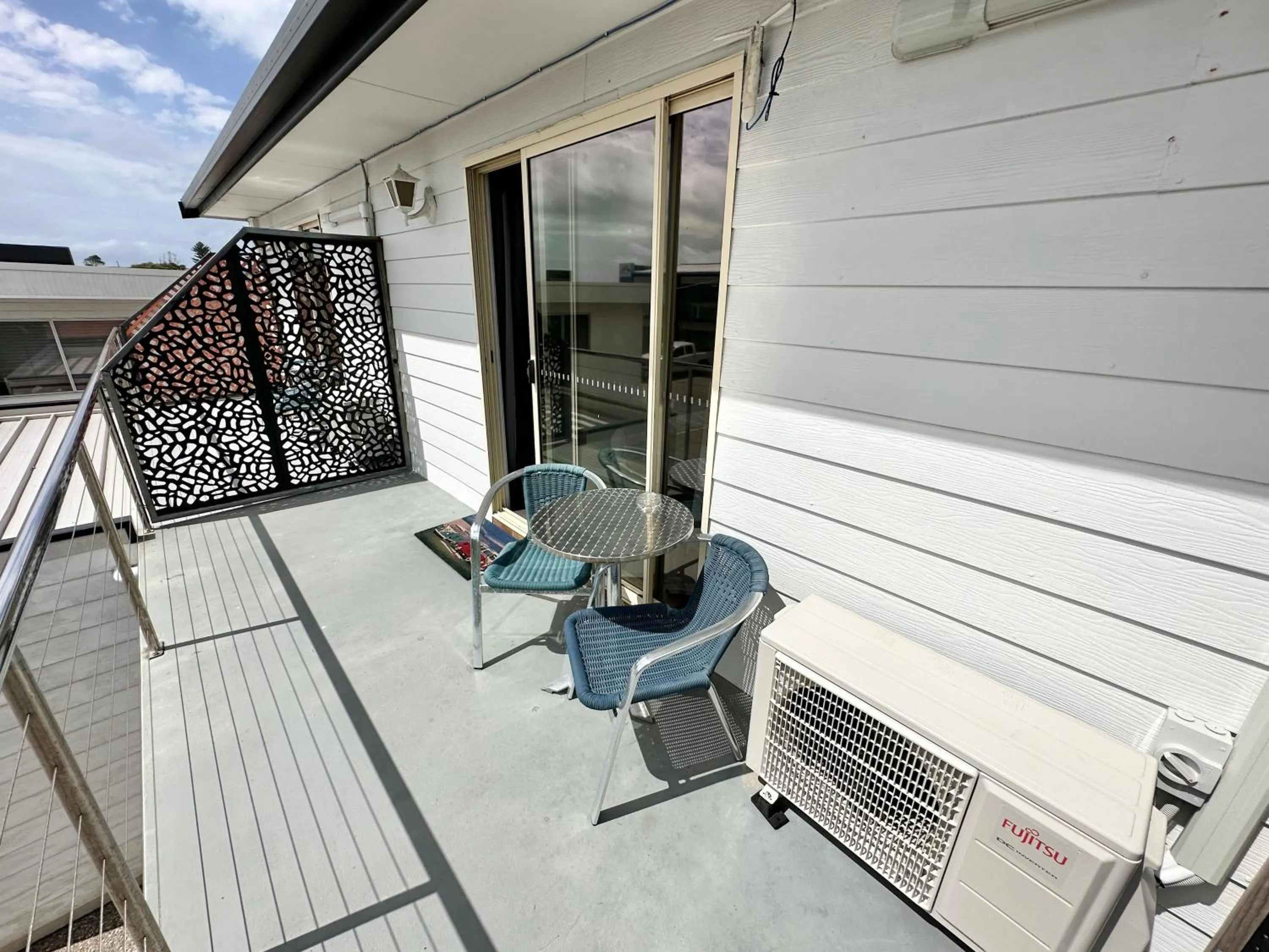 Top of the Town Motor Inn