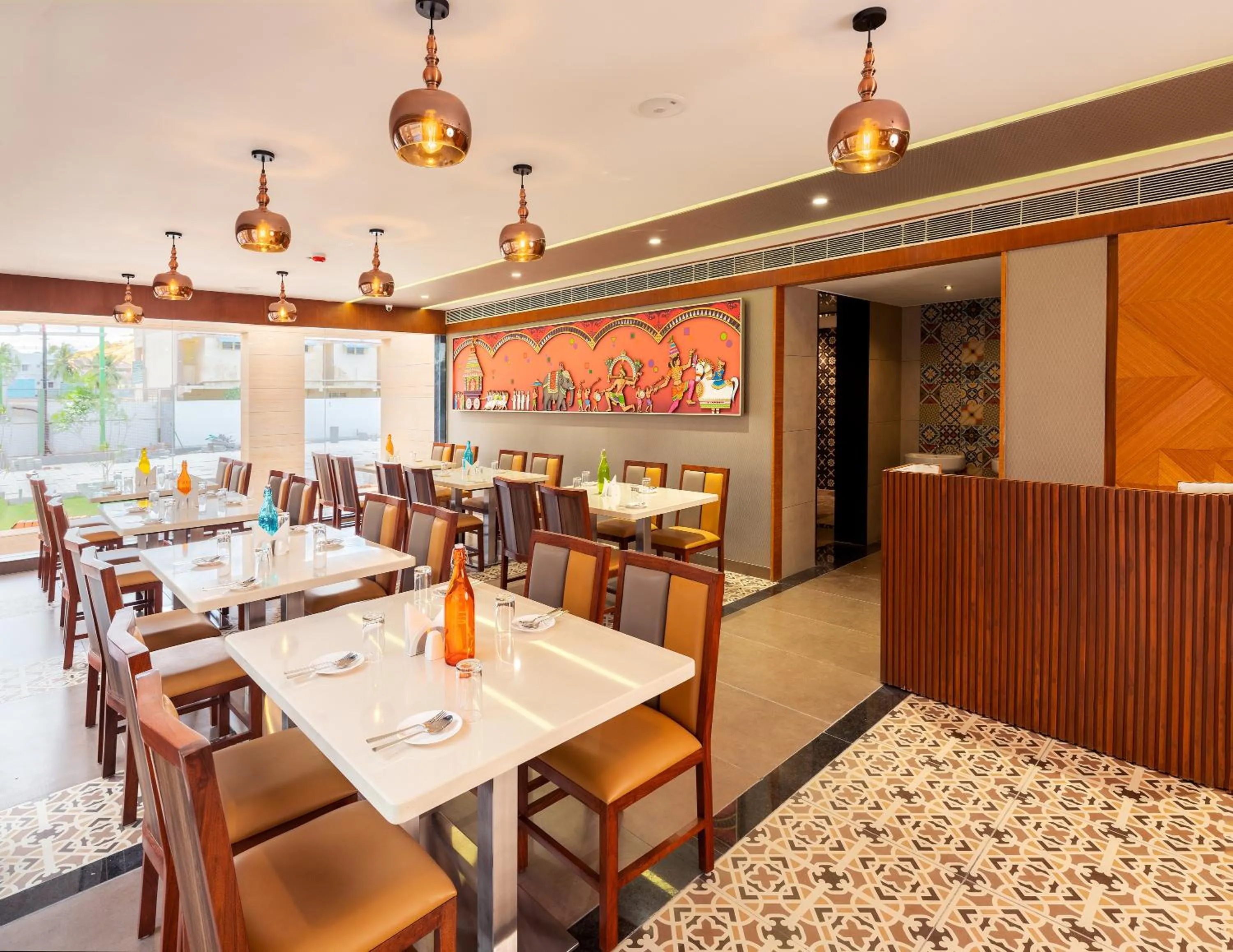 Restaurant/places to eat in Hotel Divine Fort