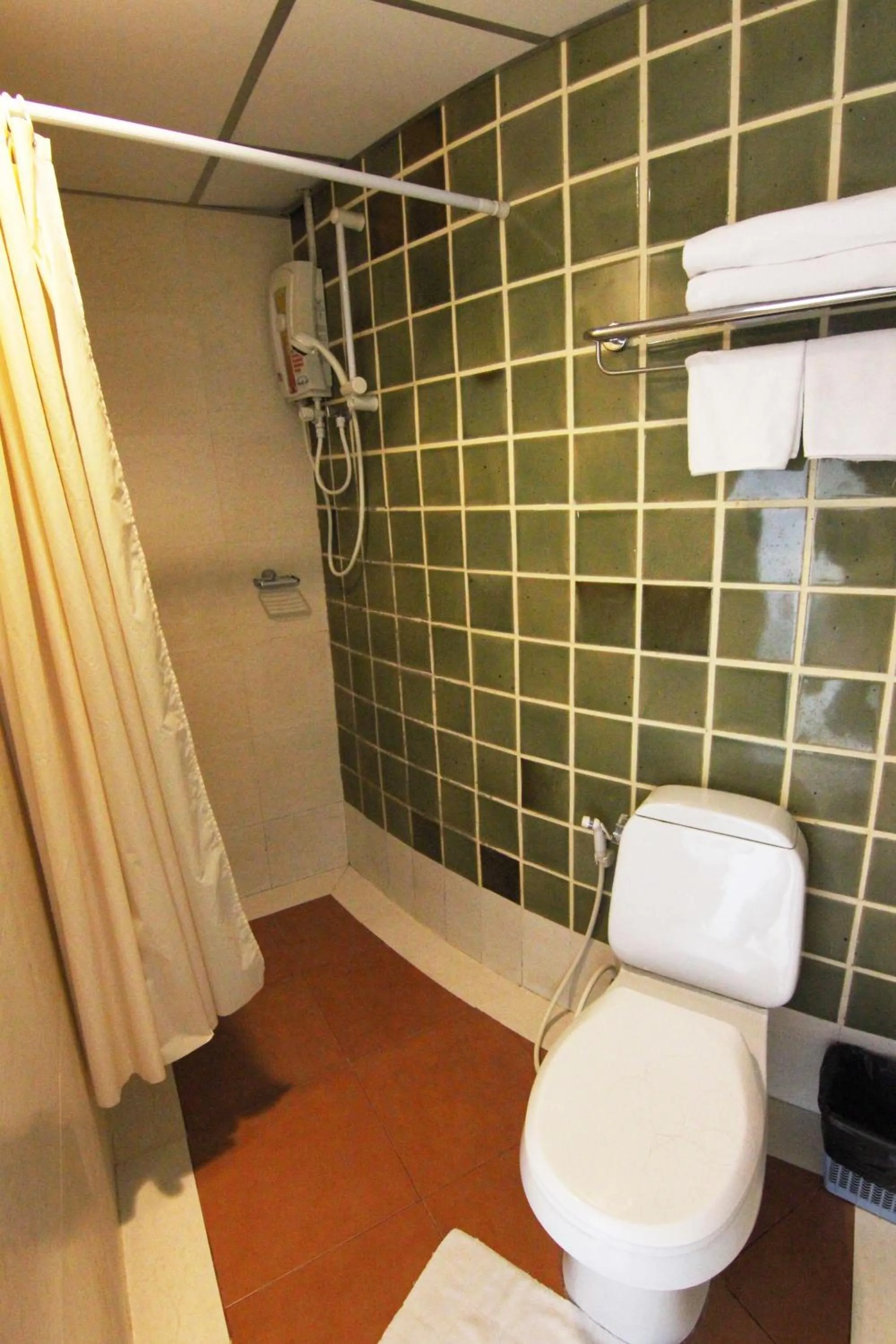 Bathroom in Bansabai Hostelling International