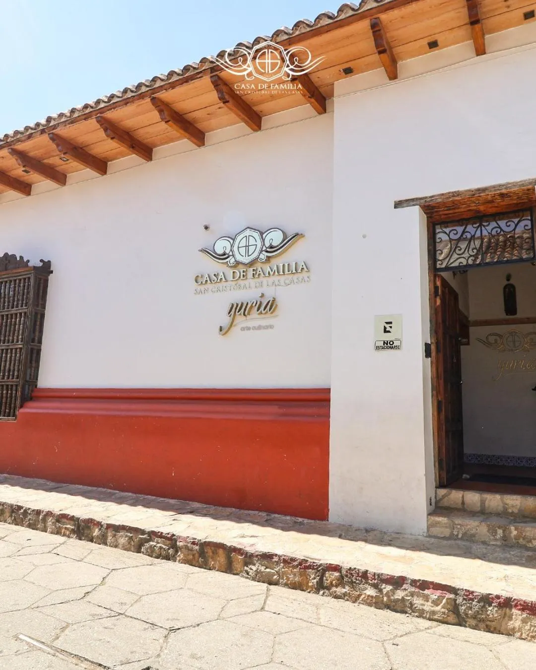 Property building in Hotel Casa de Familia de San Cristobal