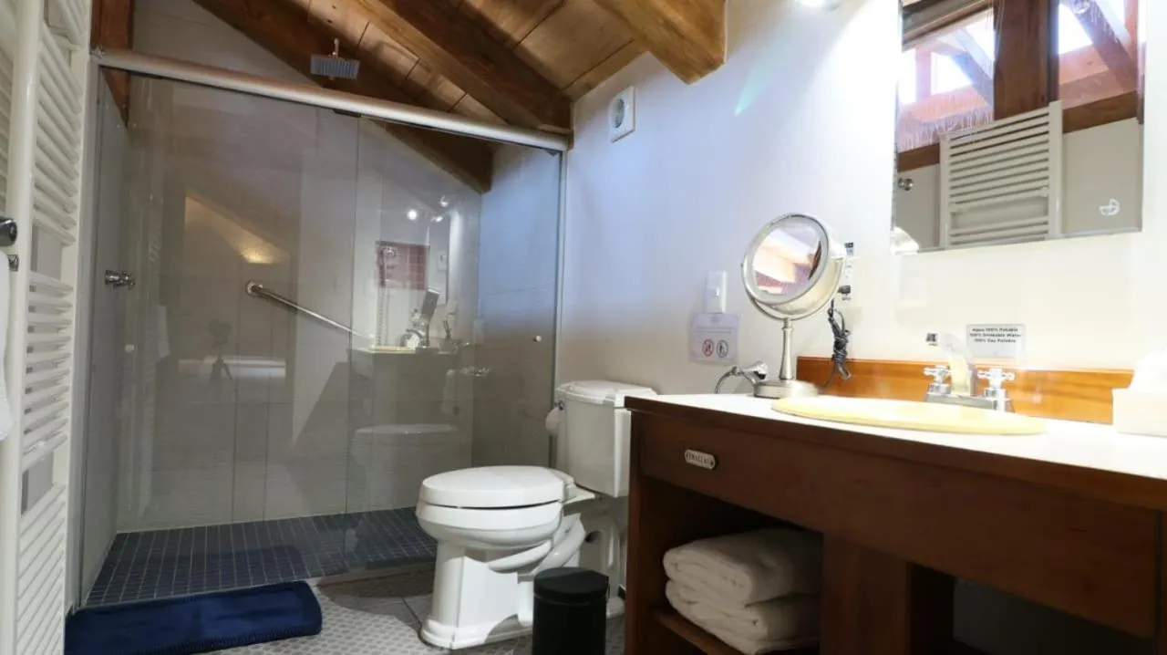 Shower in Hotel Casa de Familia de San Cristobal