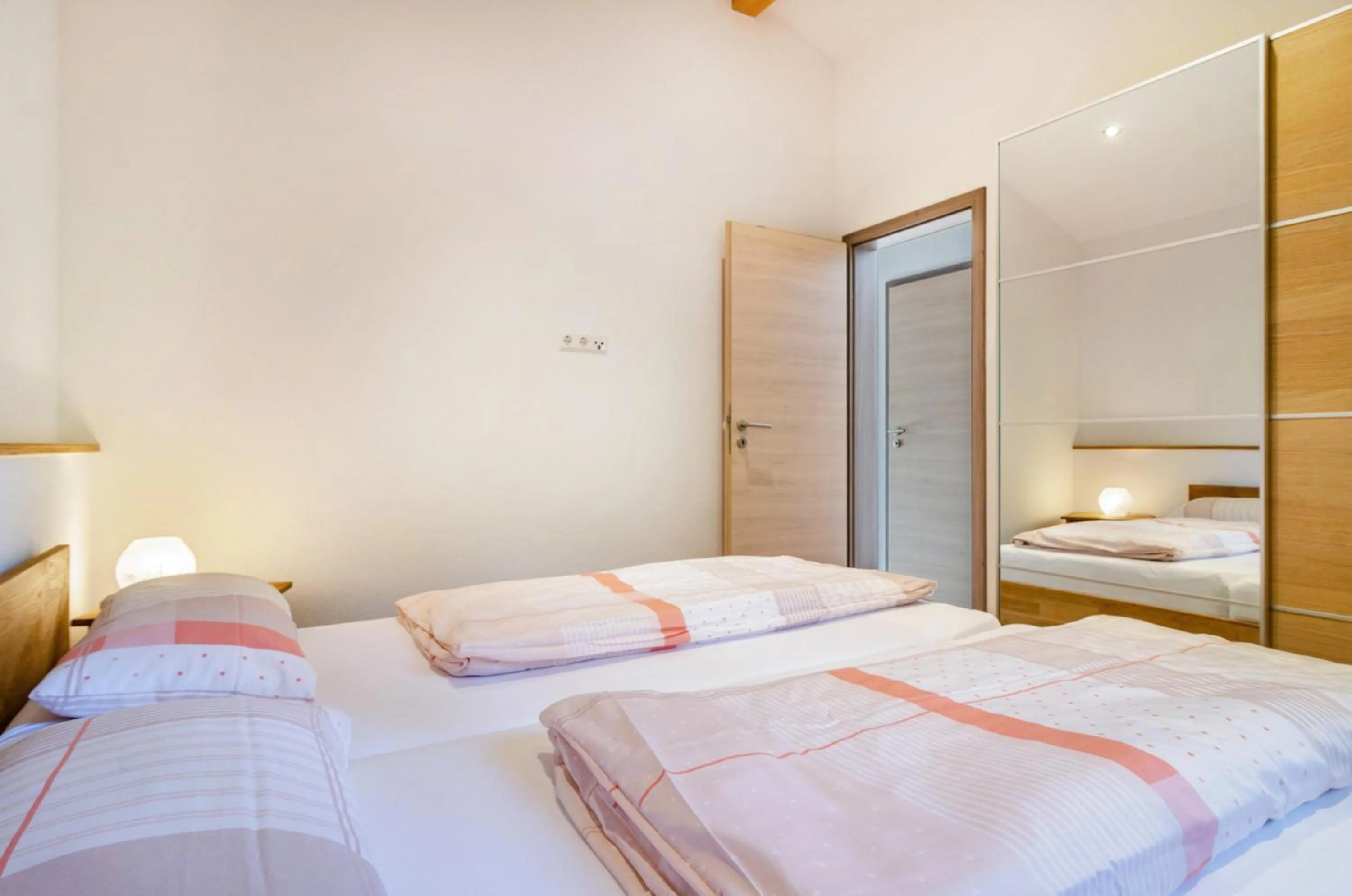 Property building, Bed in Jeglehof
