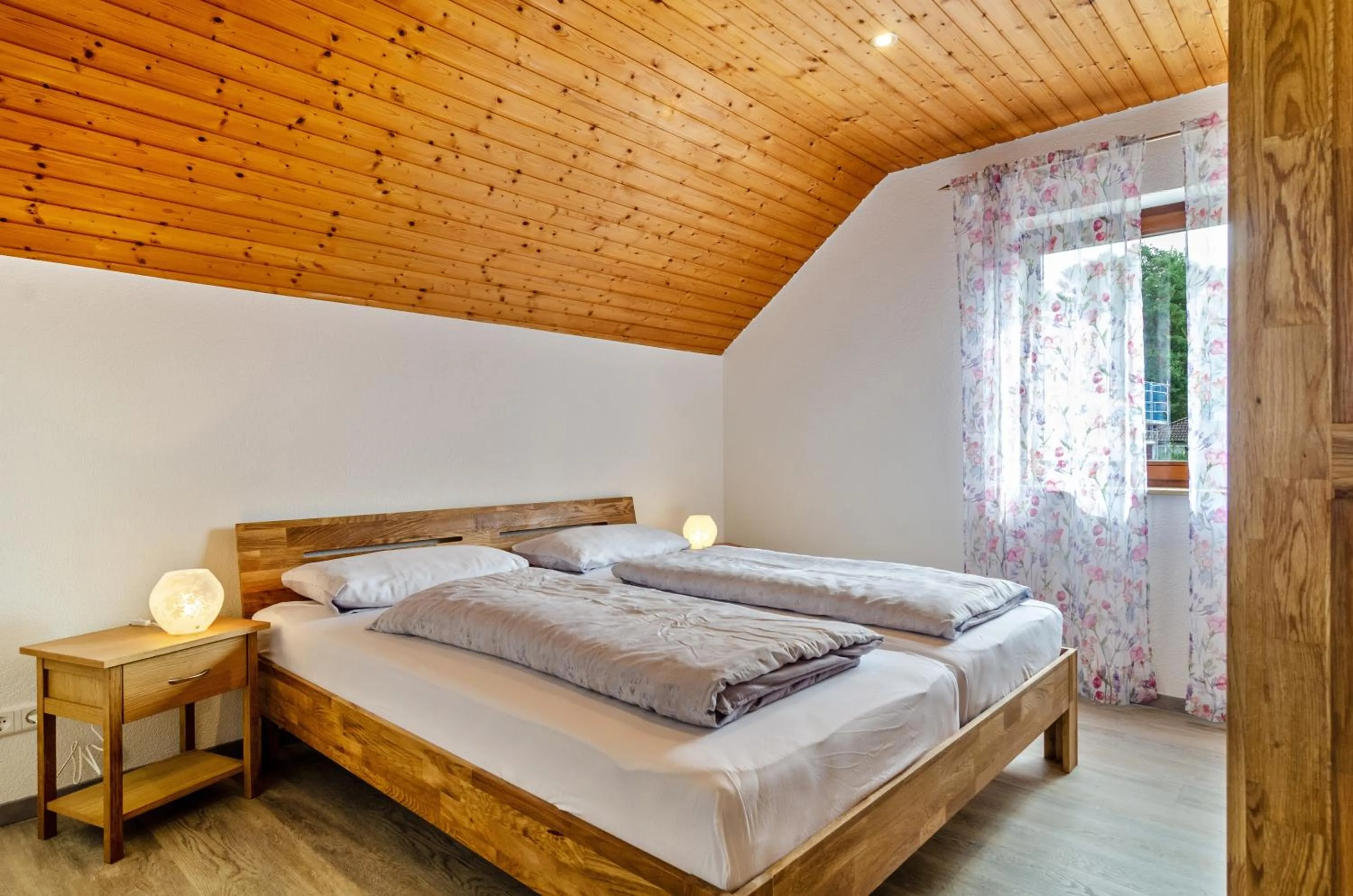 Property building, Bed in Jeglehof