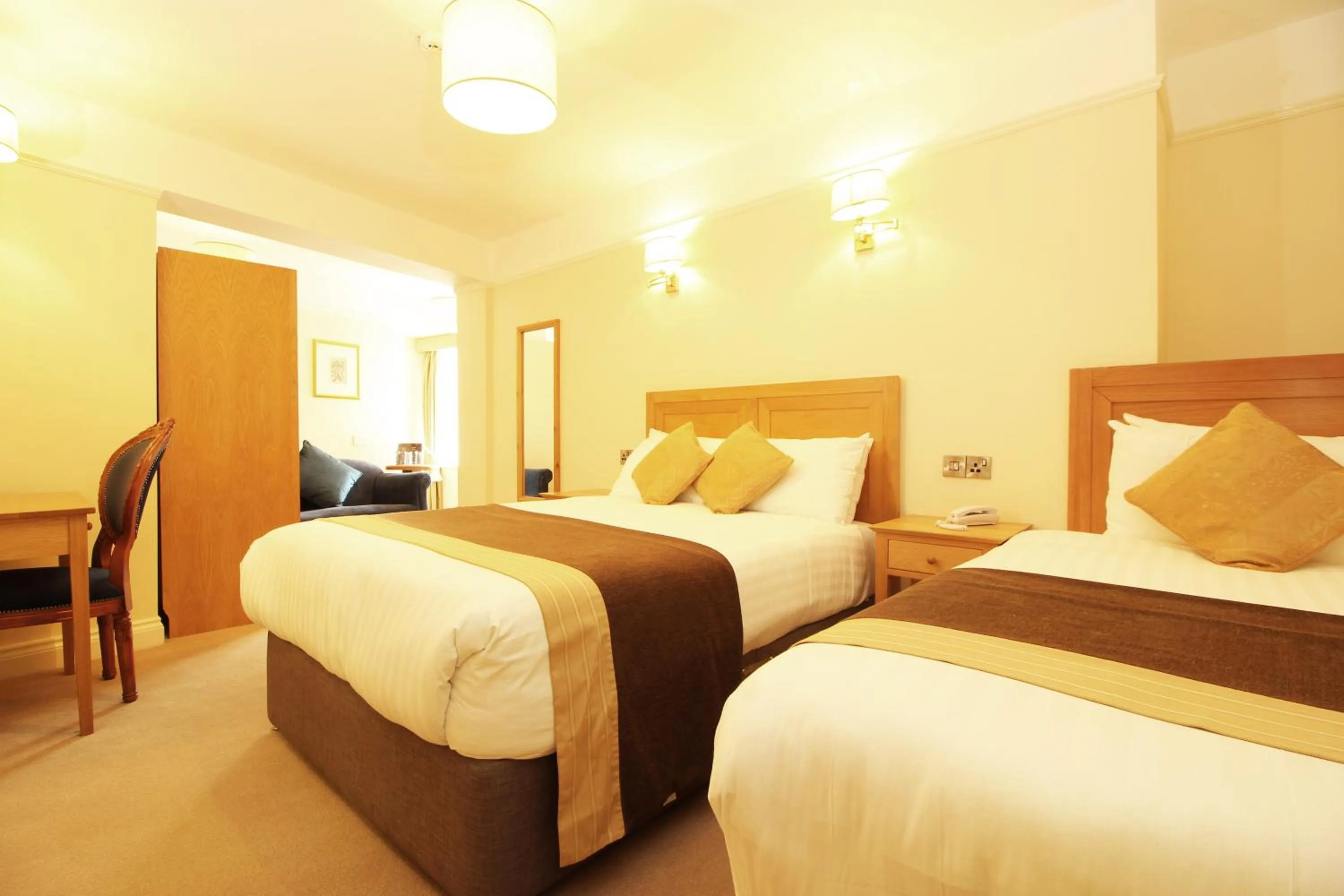 Photo of the whole room, Bed in Castle Hotel