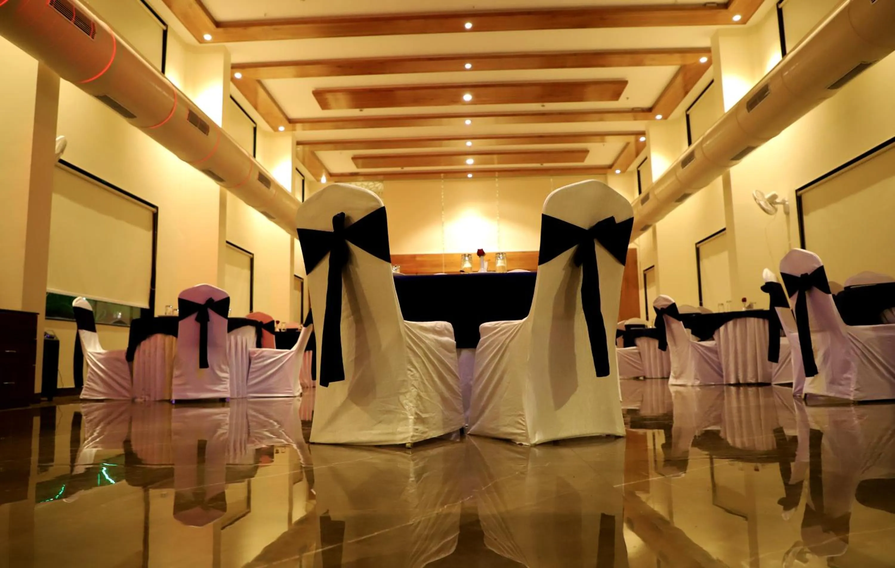 wedding in Sai Neem Tree Hotel