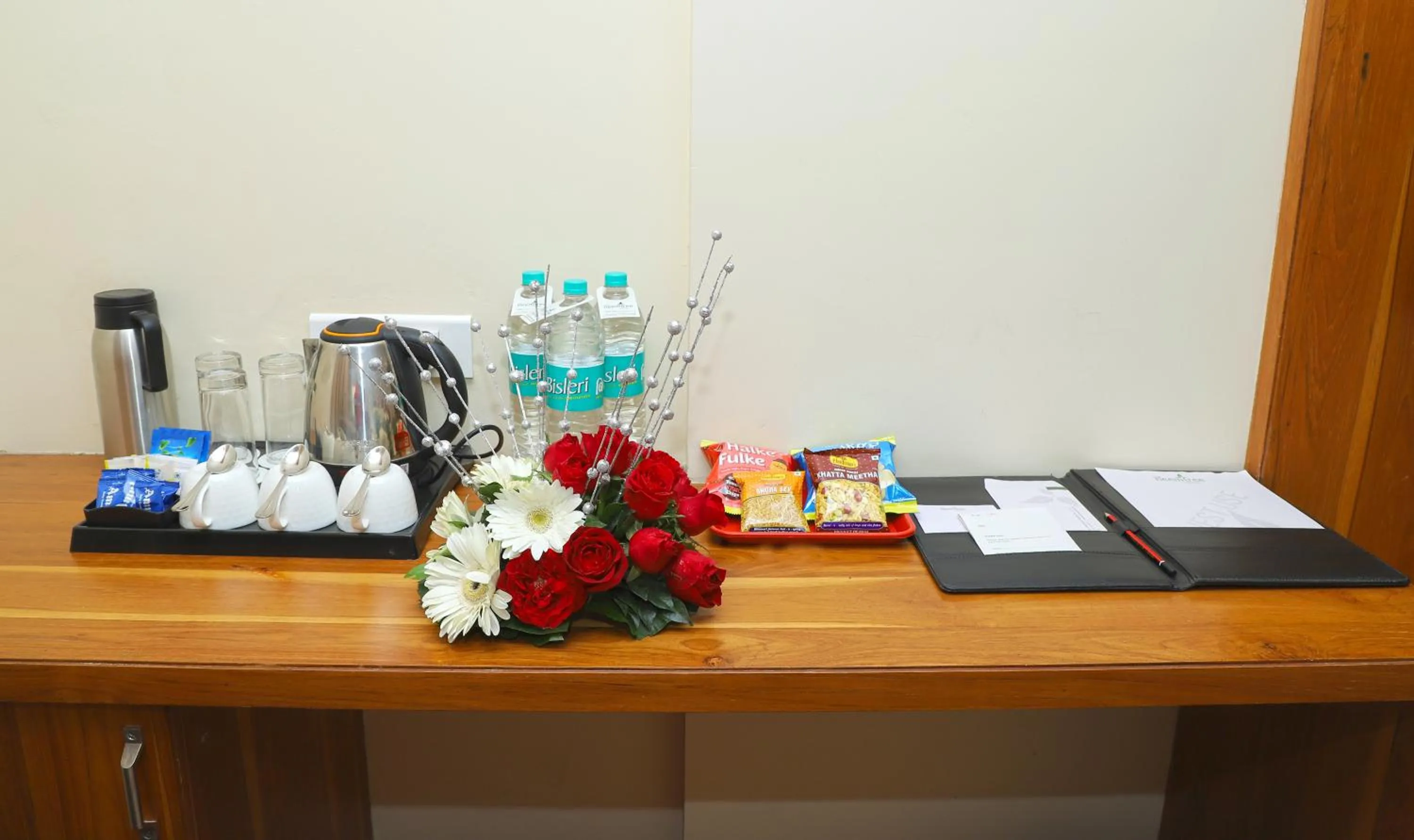 Coffee/tea facilities in Sai Neem Tree Hotel