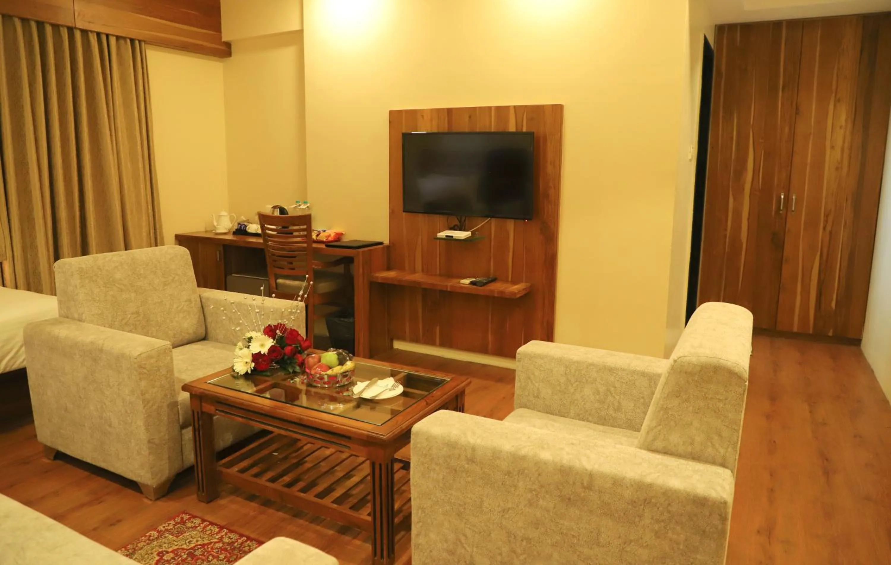 TV and multimedia in Sai Neem Tree Hotel