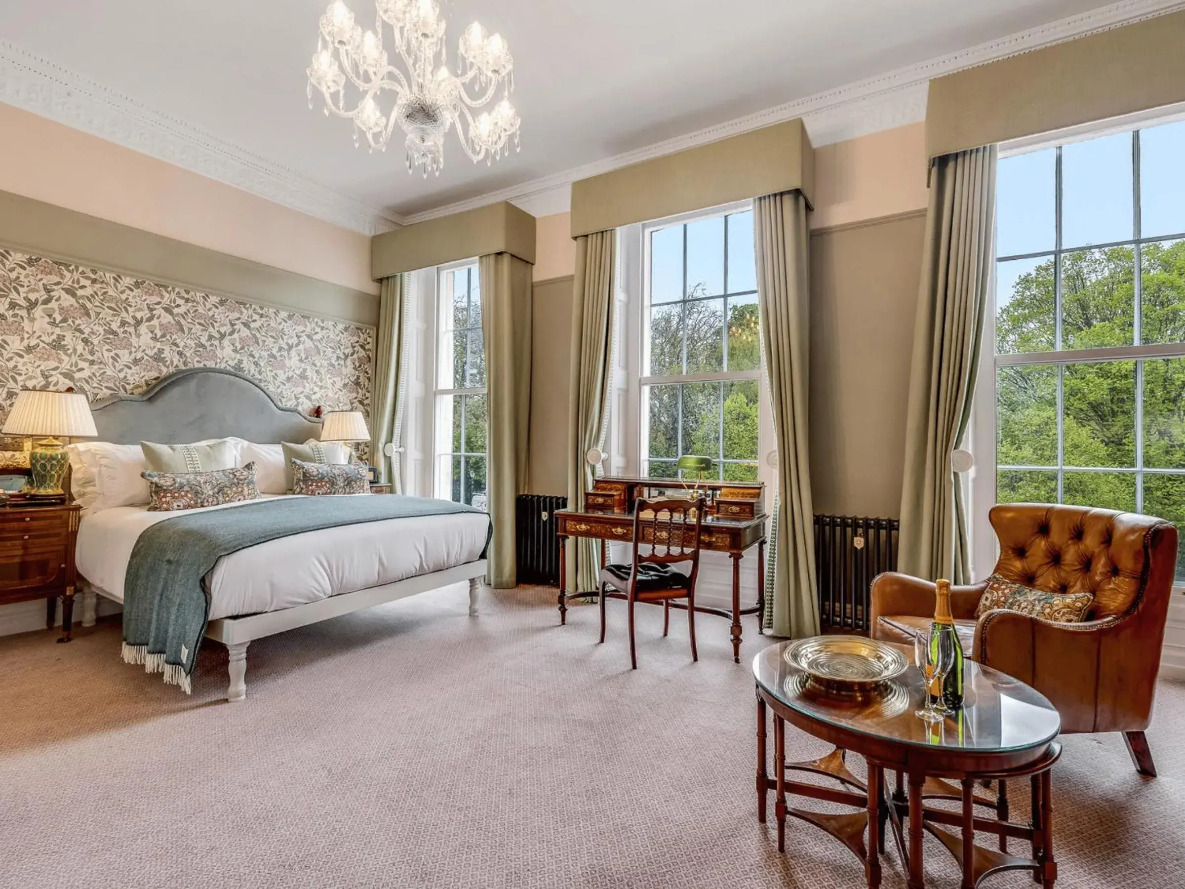 Junior Suite with a view in Stauntons on the Green Hotel Junior Suite with a view in Stauntons on the Green Hotel