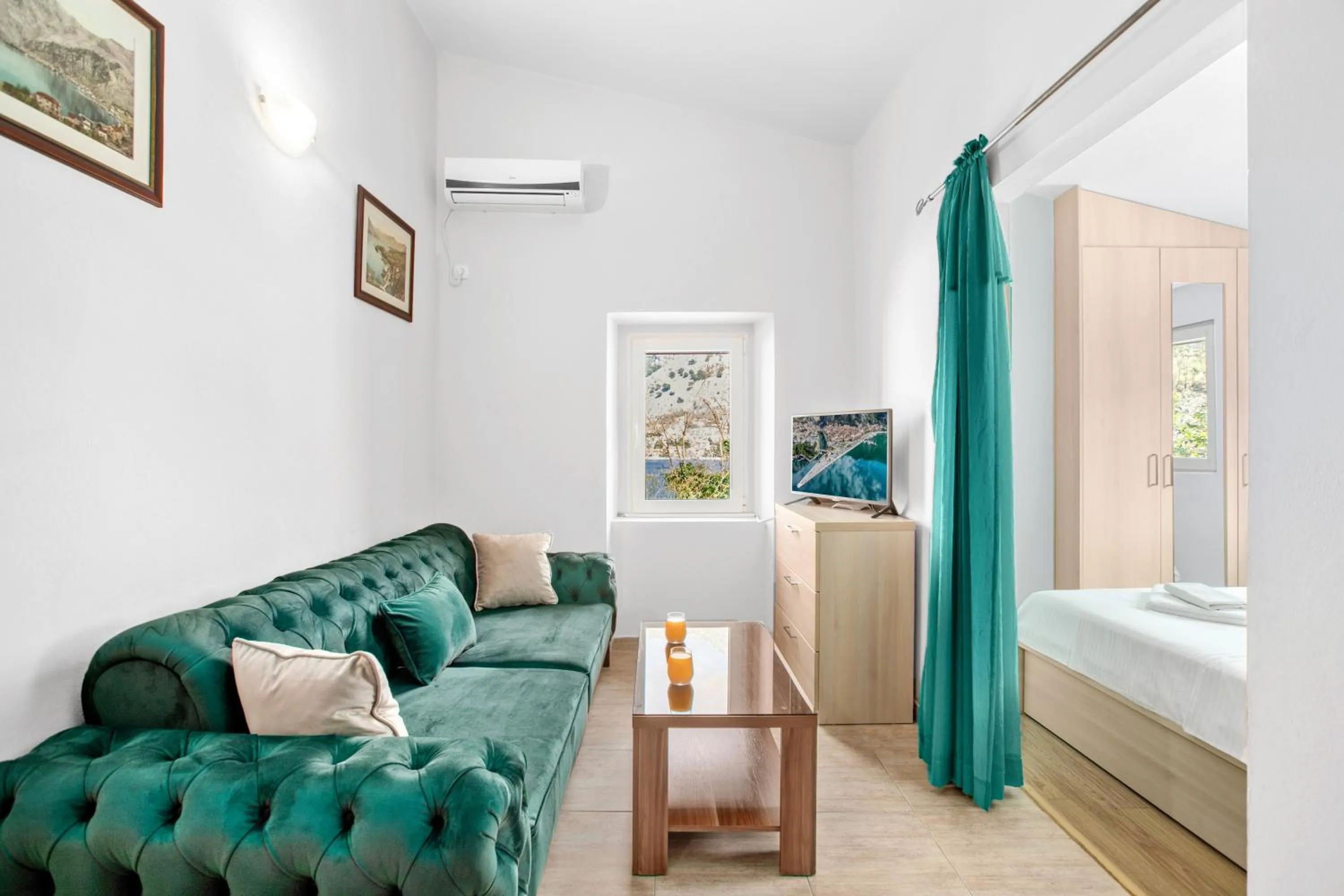 Living room, Bed in Apartments Dončić