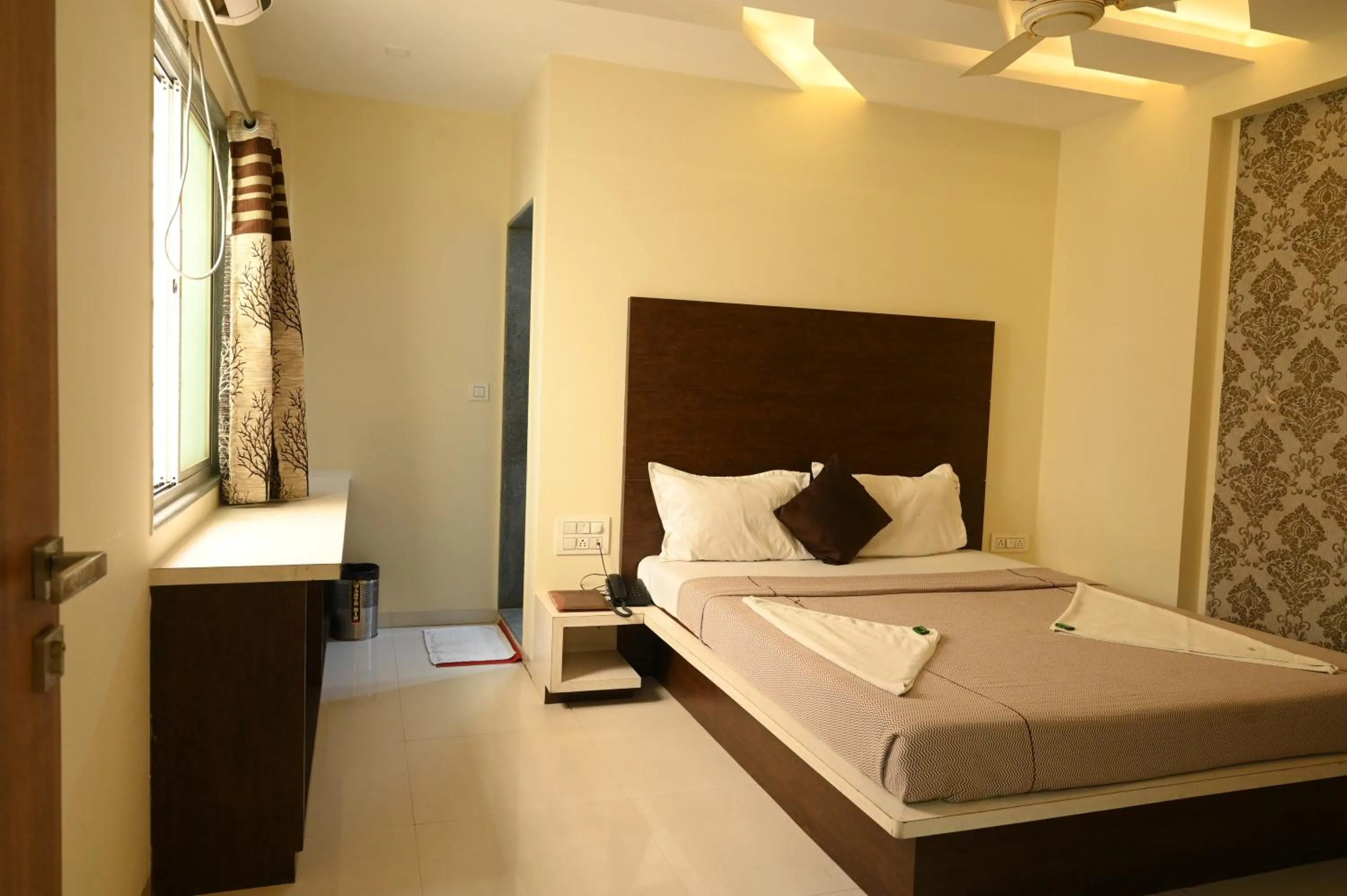 Bedroom, Bed in Hotel Ramkrishna Inn