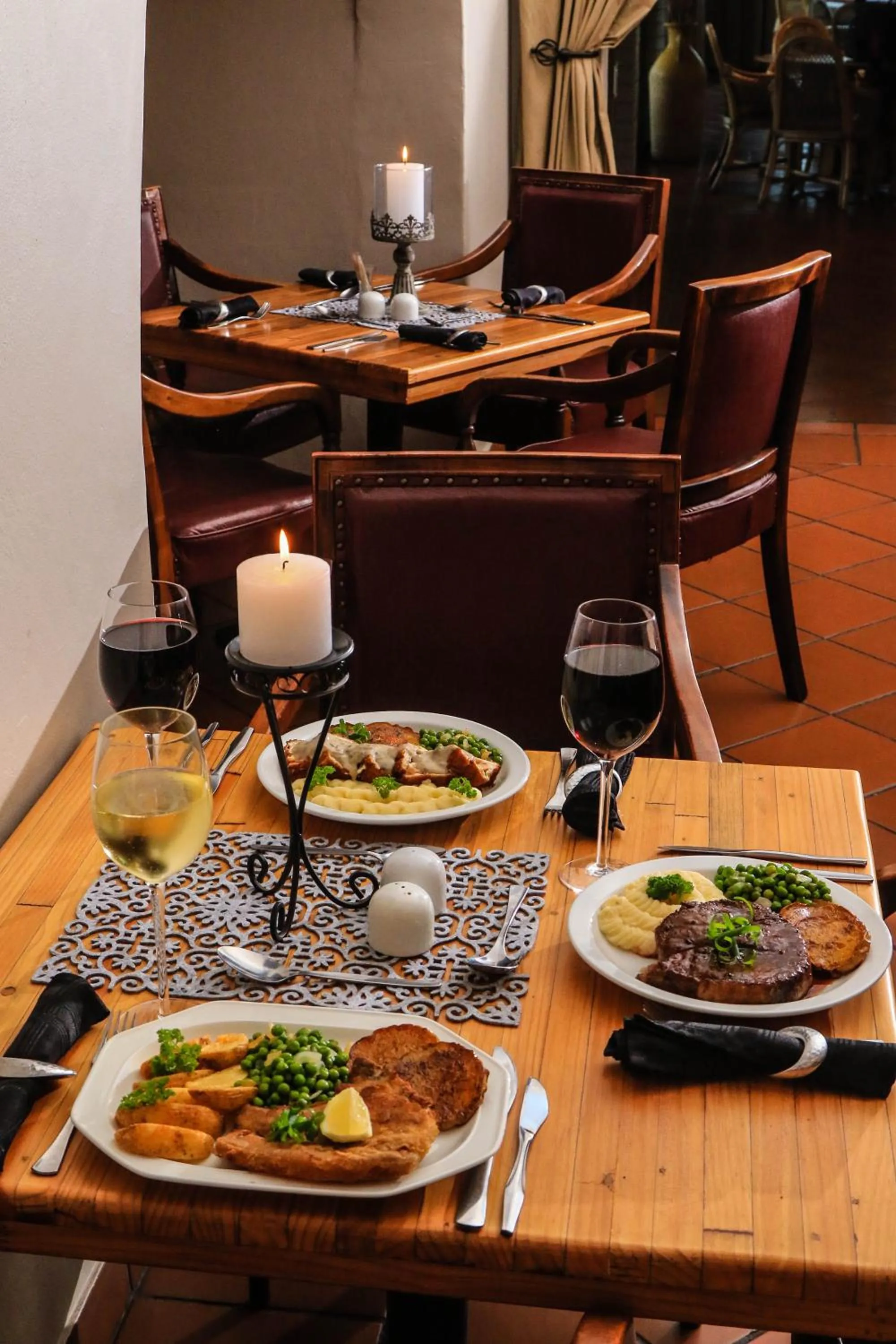 Restaurant/places to eat in Newcastle Country Lodge