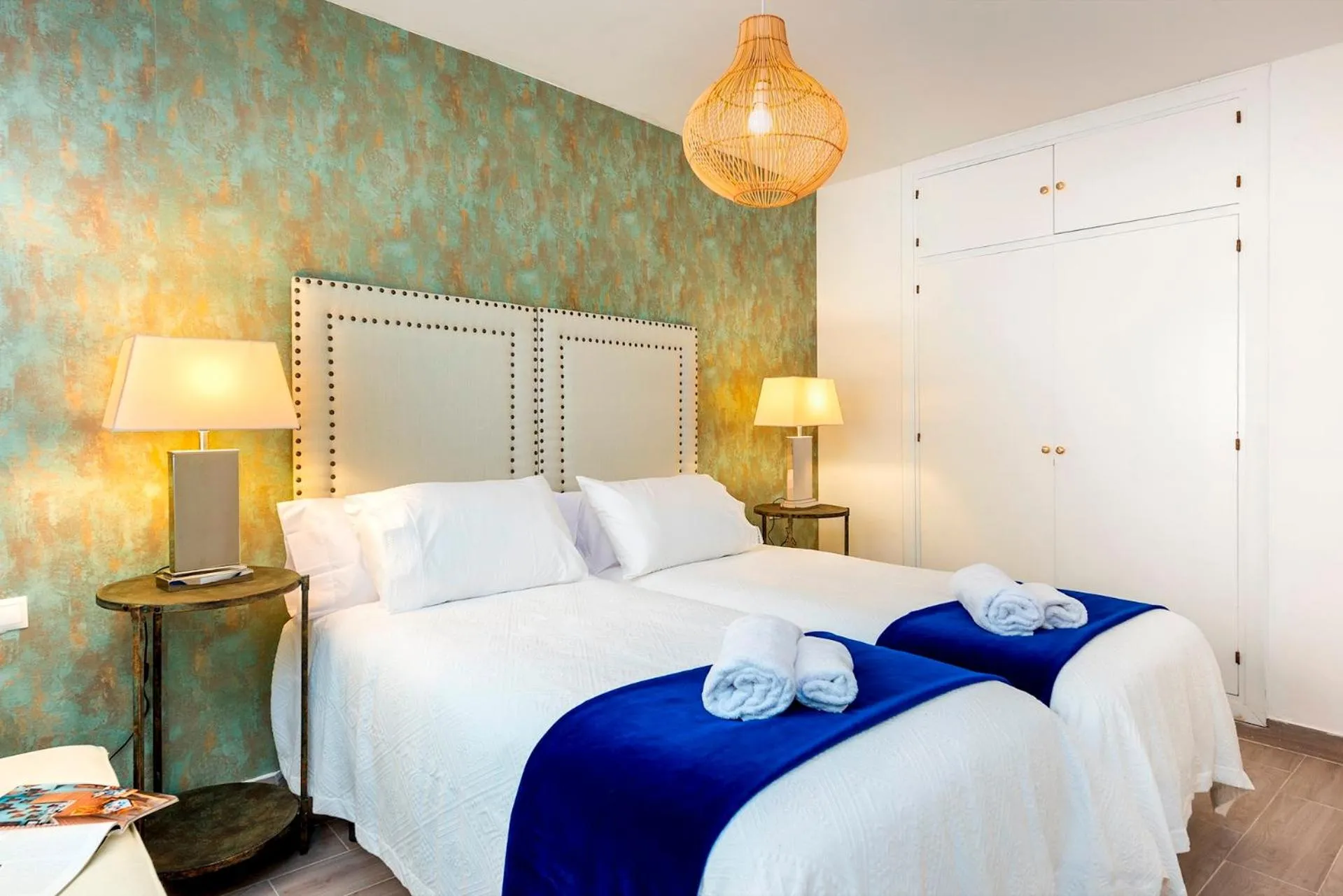 Bed in Genteel Home Plaza de las Flores