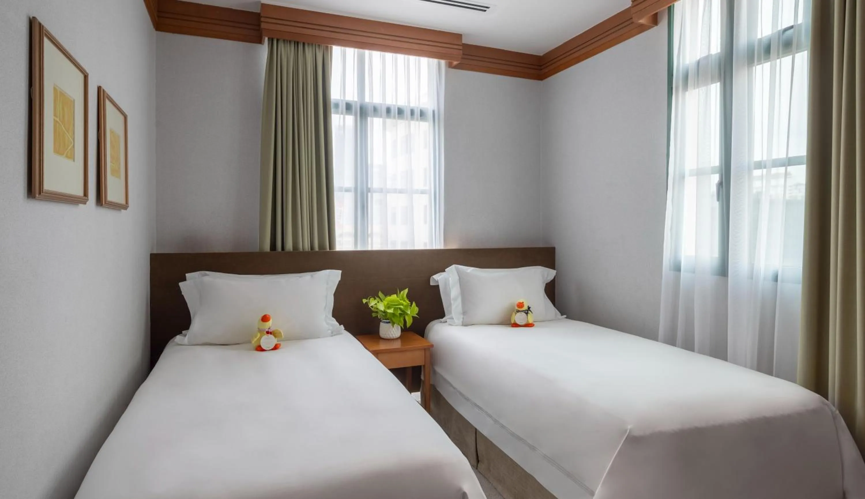 Bed in Fraser Place Robertson Walk Singapore