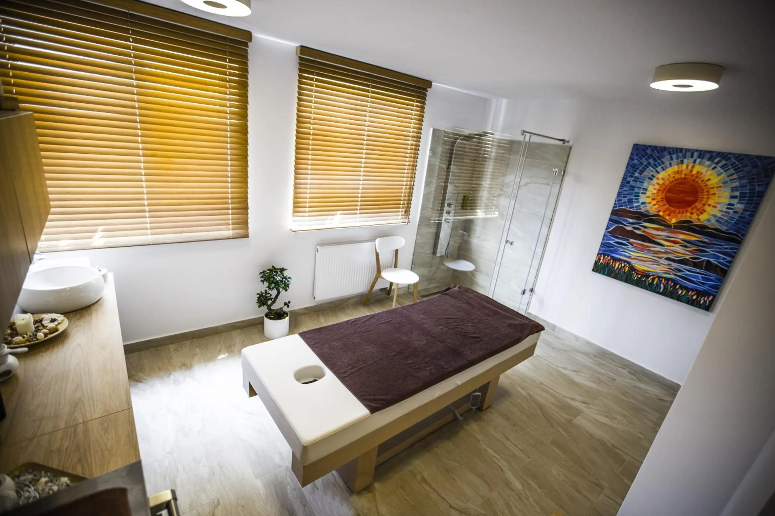 Massage, Bed in The Sun by Lubicz