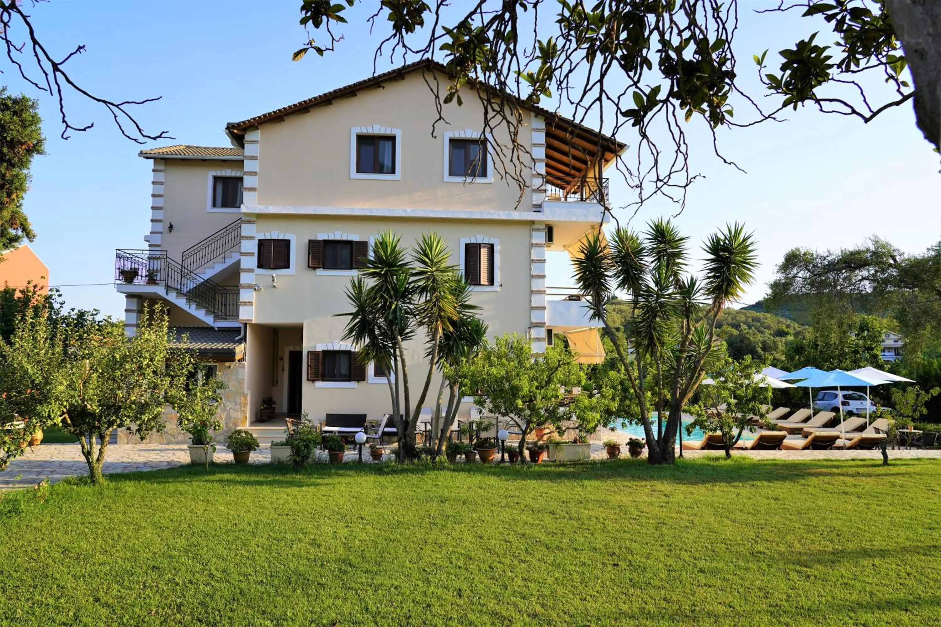 Property building in Villa Apollo