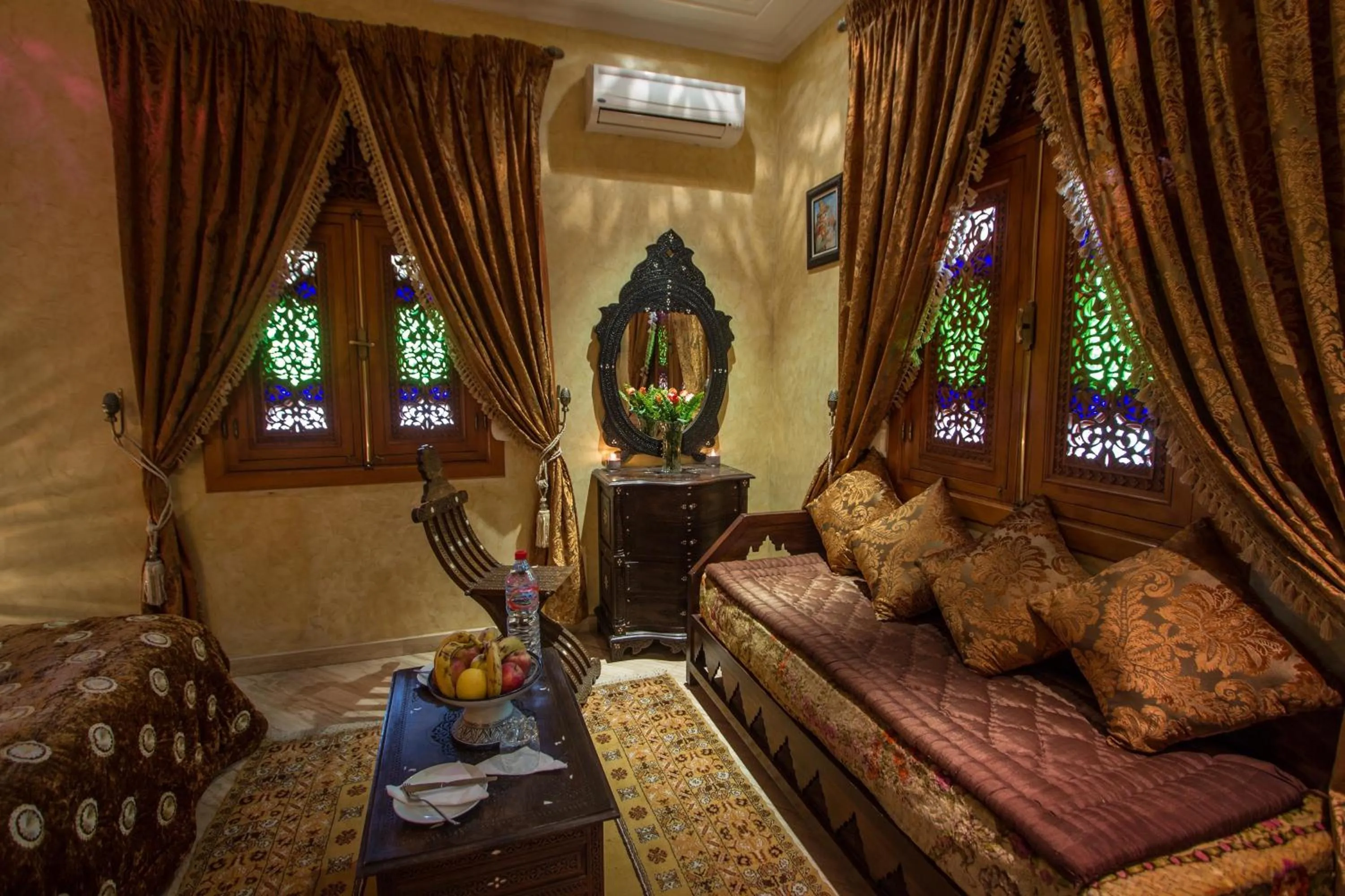 Living room in Riad Raouia HAMMAM & SPA
