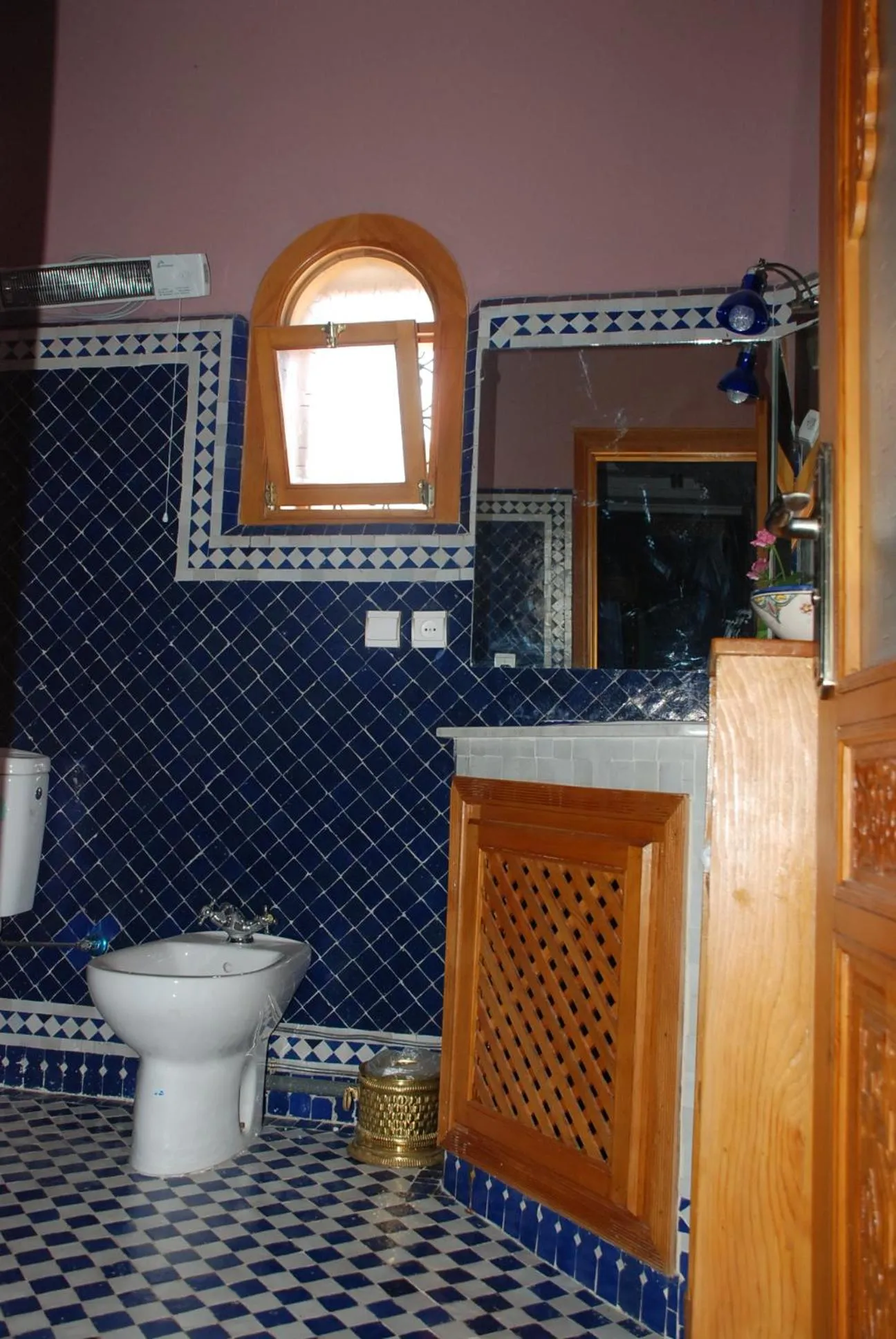 Toilet in Riad Raouia HAMMAM & SPA
