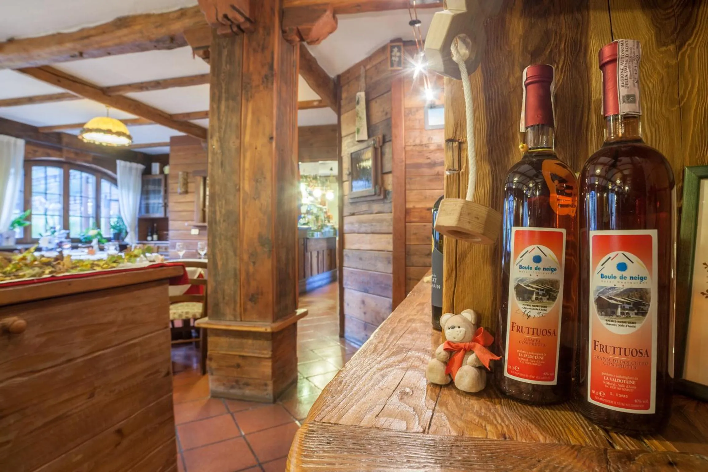 Lounge or bar in Albergo Boule de Neige