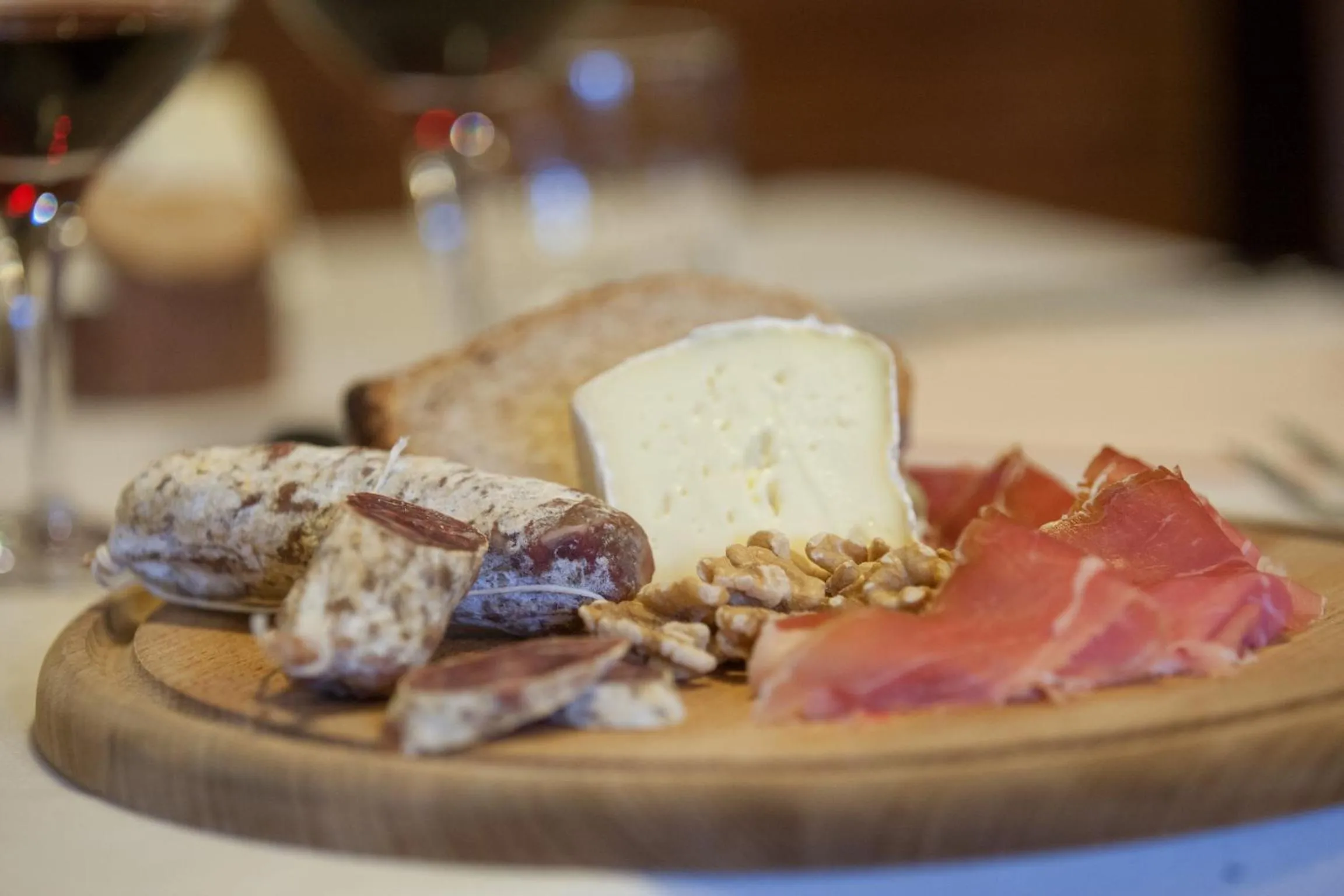 Restaurant/places to eat in Albergo Boule de Neige