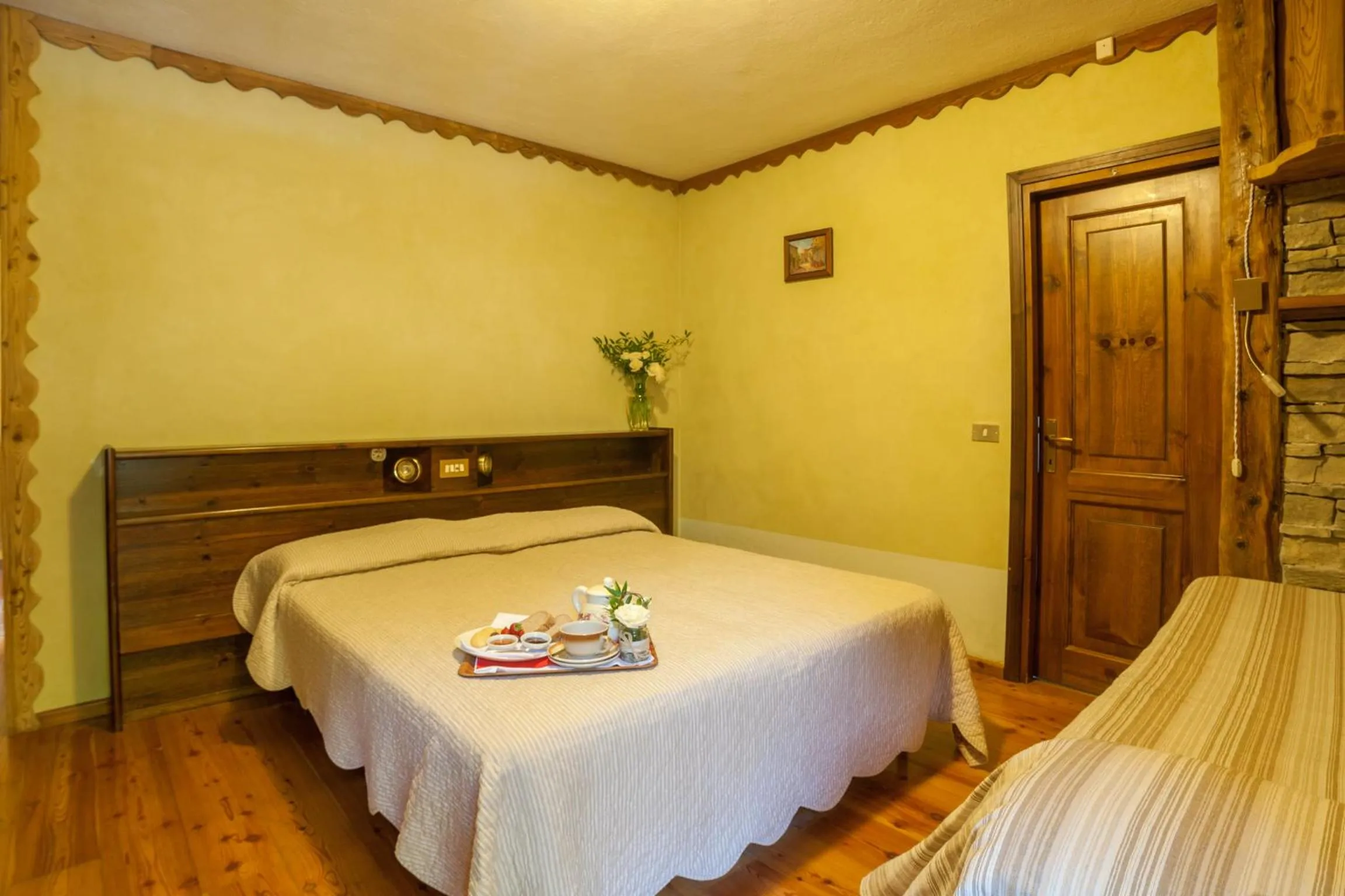 Bedroom, Bed in Albergo Boule de Neige