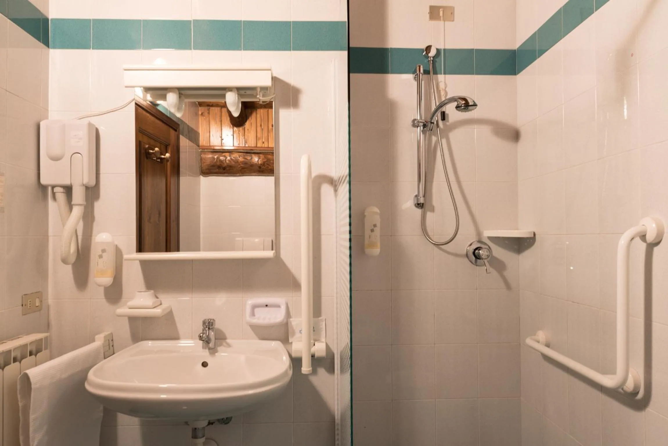 Bathroom in Albergo Boule de Neige