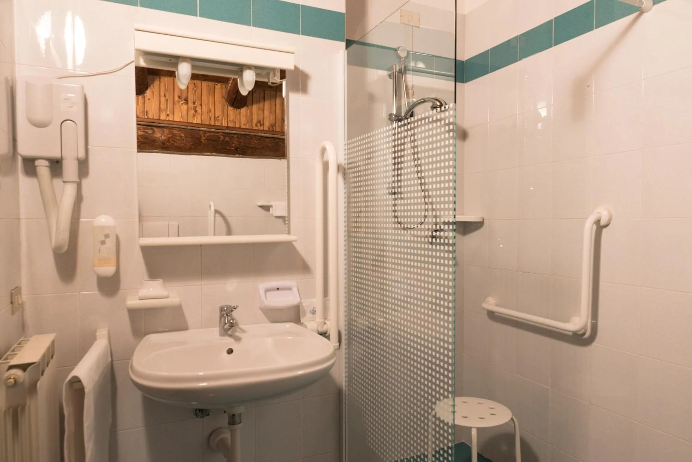 Bathroom in Albergo Boule de Neige